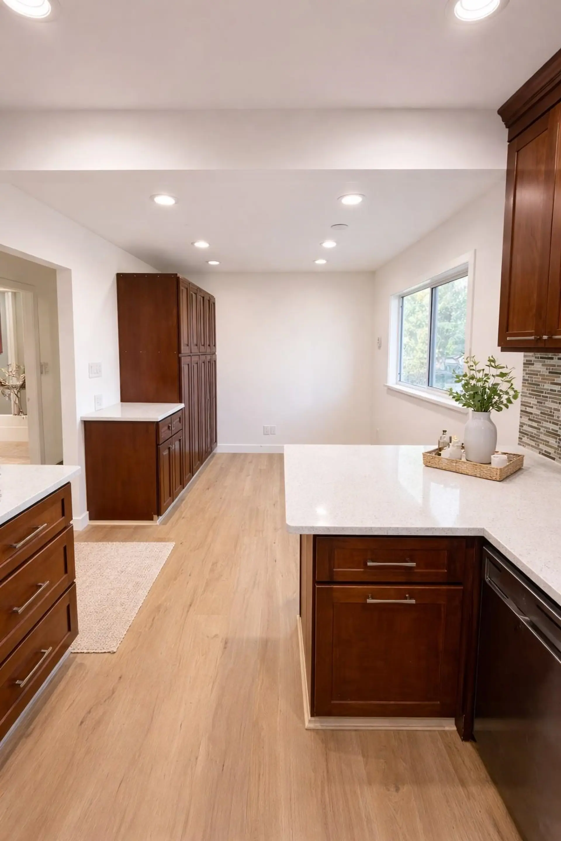 1335 E 29th Avenue - Image 15