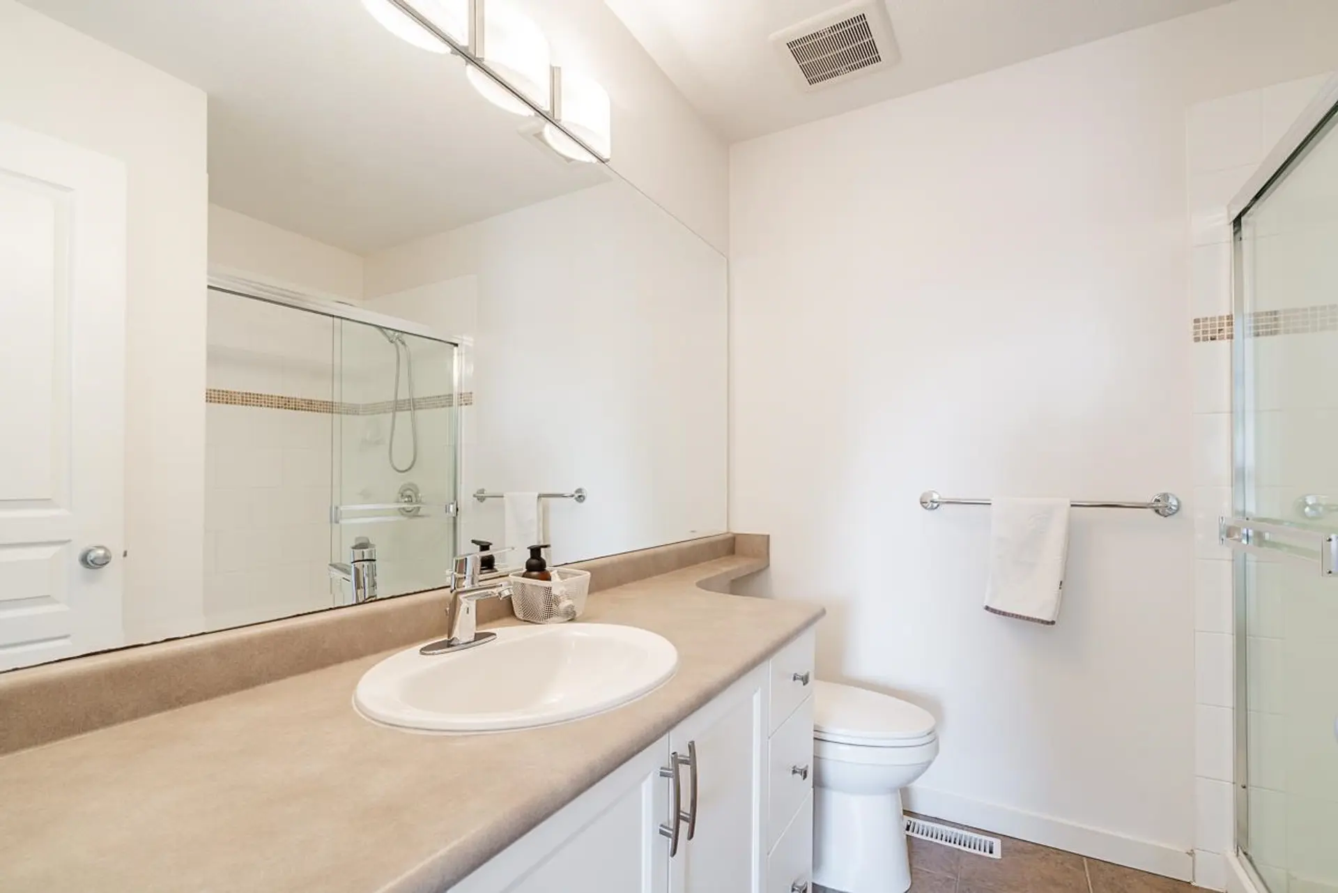 #27 2000 Panorama Drive - Image 10