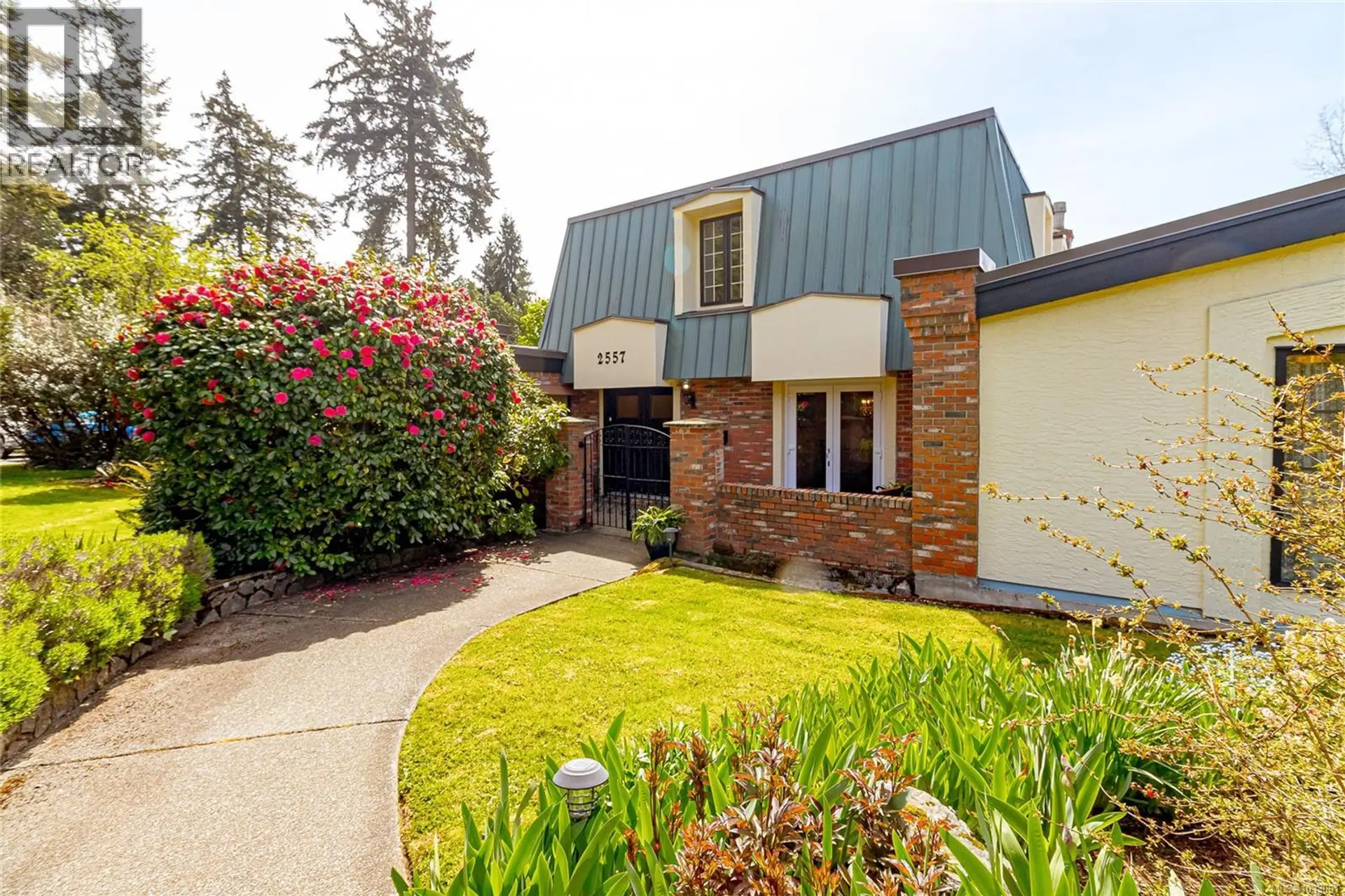Property at 2557 Annabern Cres, Saanich, BC