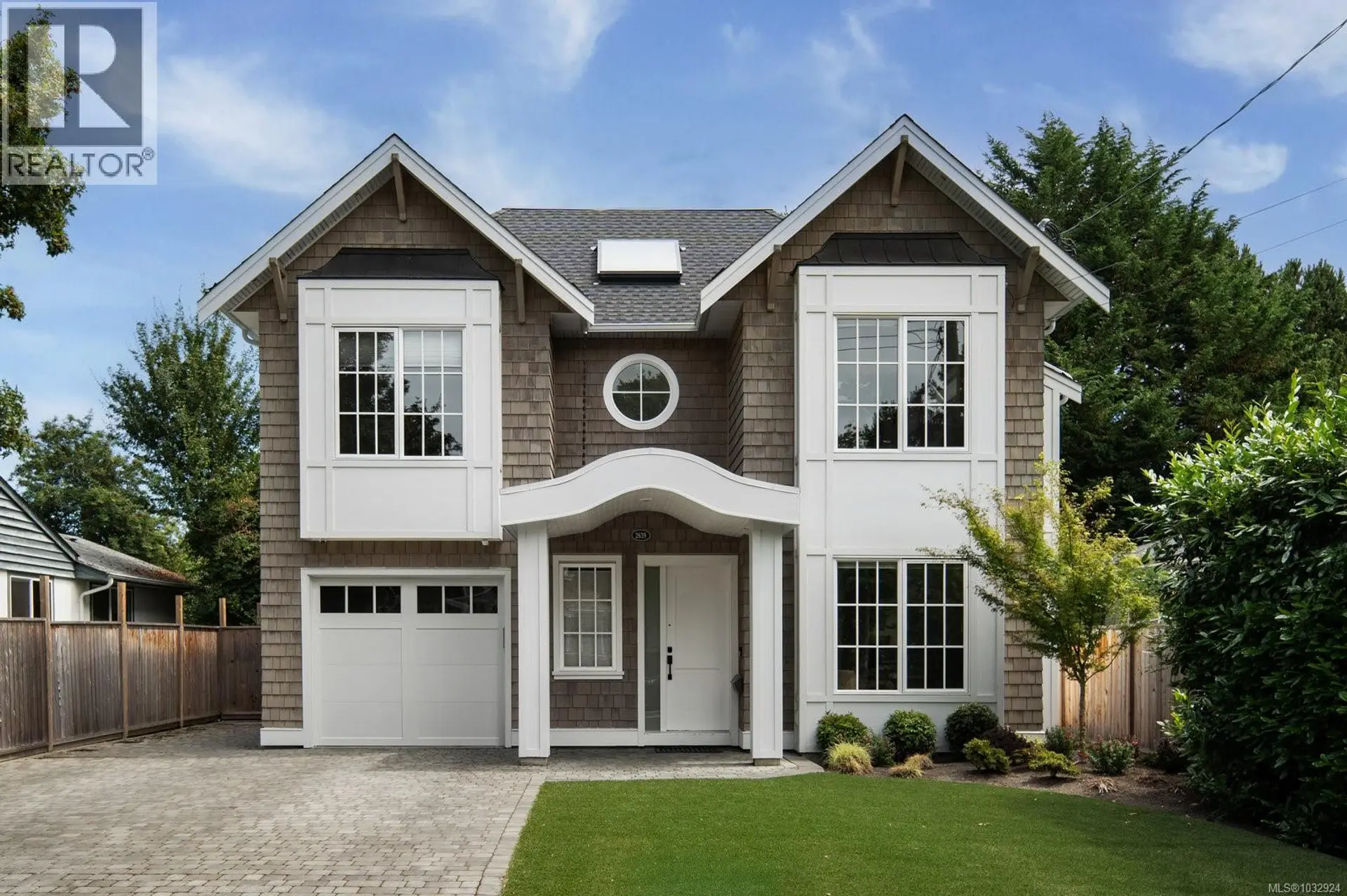 Property at 2639 Victor St, Victoria, BC
