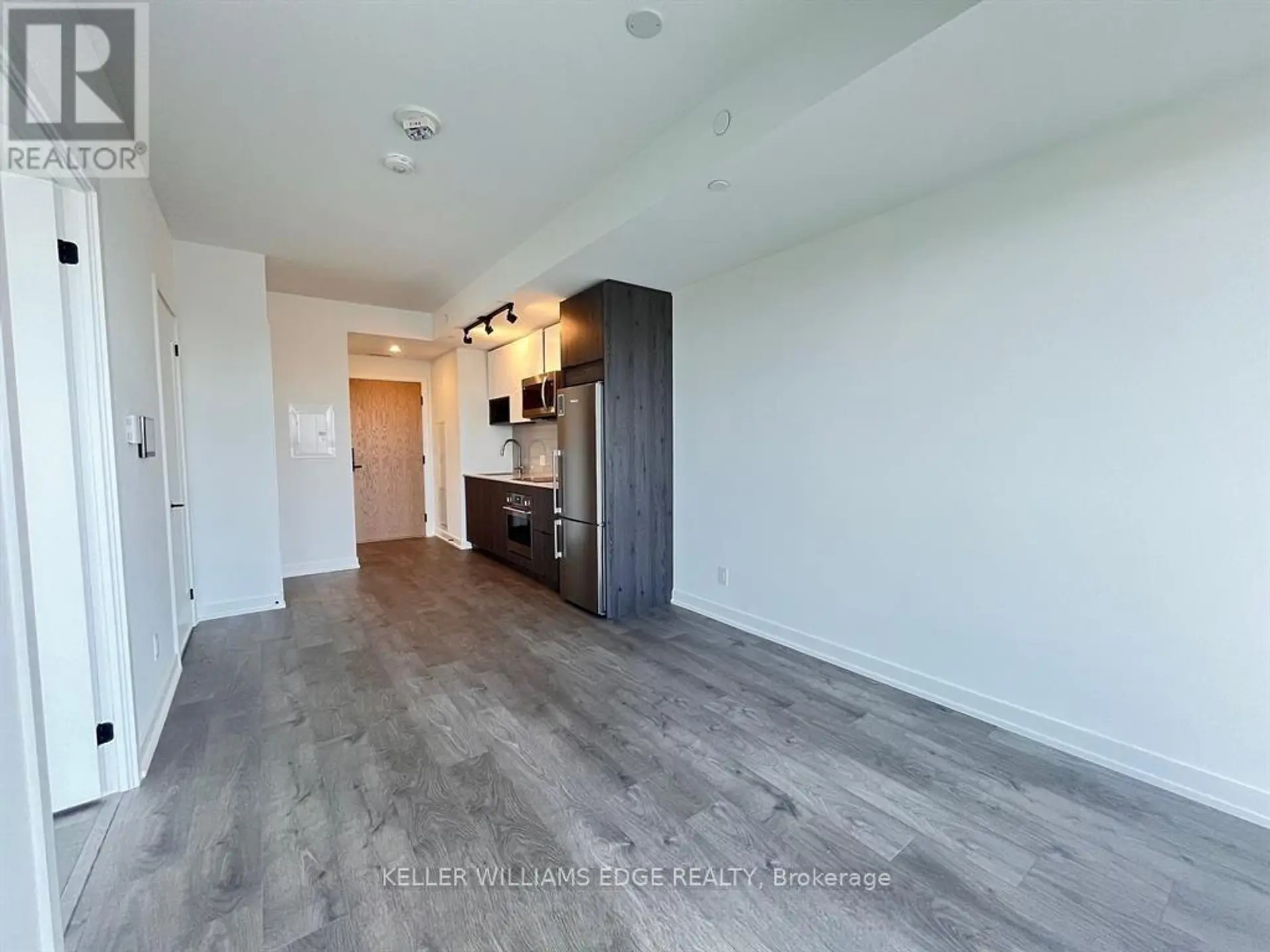 #2711 5 DEFRIES STREET - Image 3