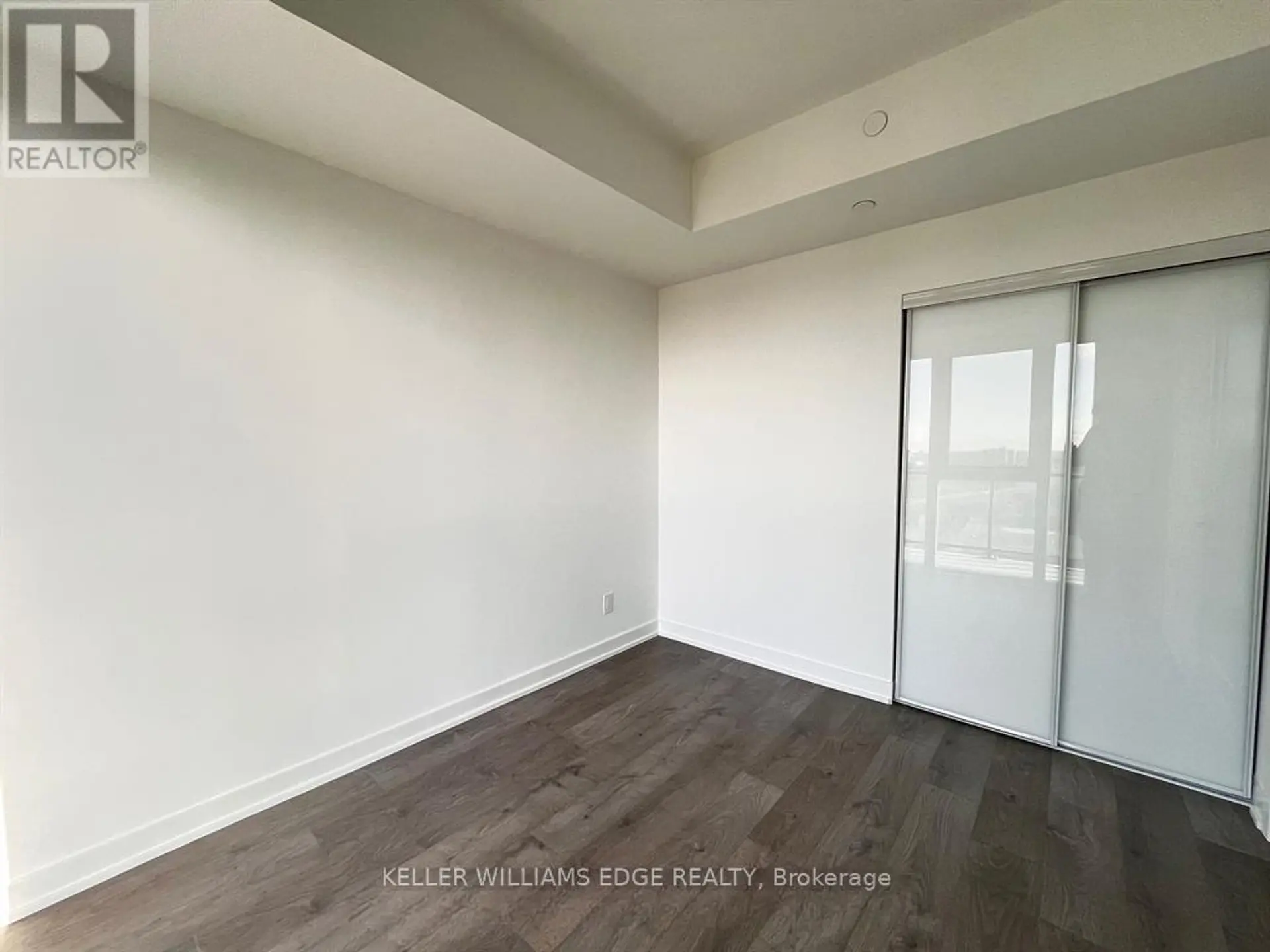 #2711 5 DEFRIES STREET - Image 8