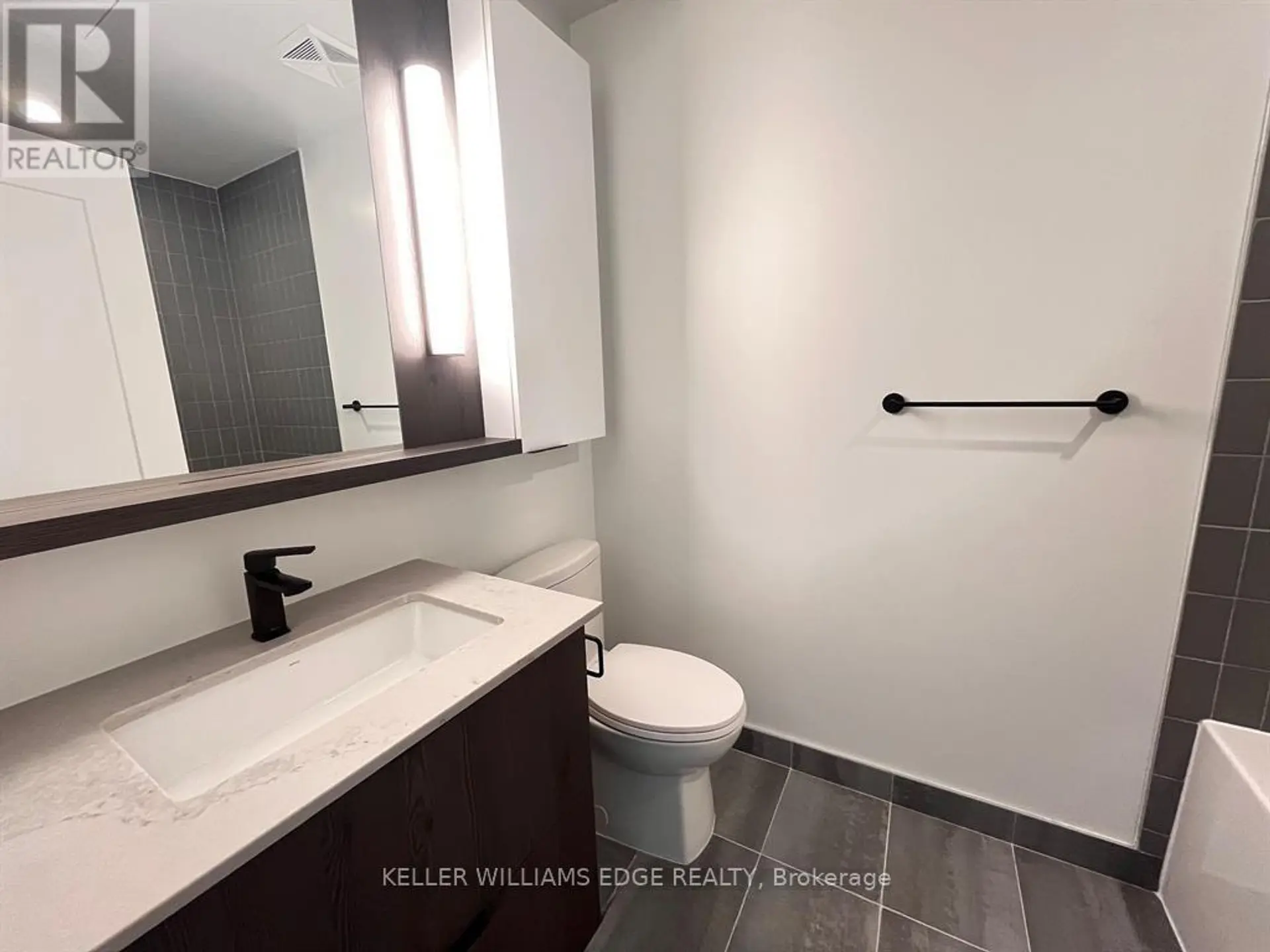 #3010 5 DEFRIES STREET - Image 10