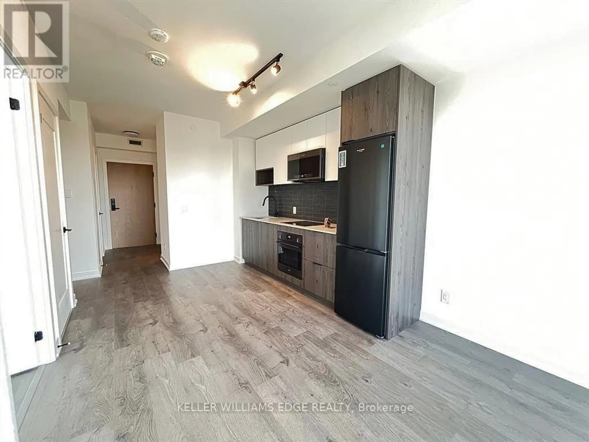 #3010 5 DEFRIES STREET - Image 13