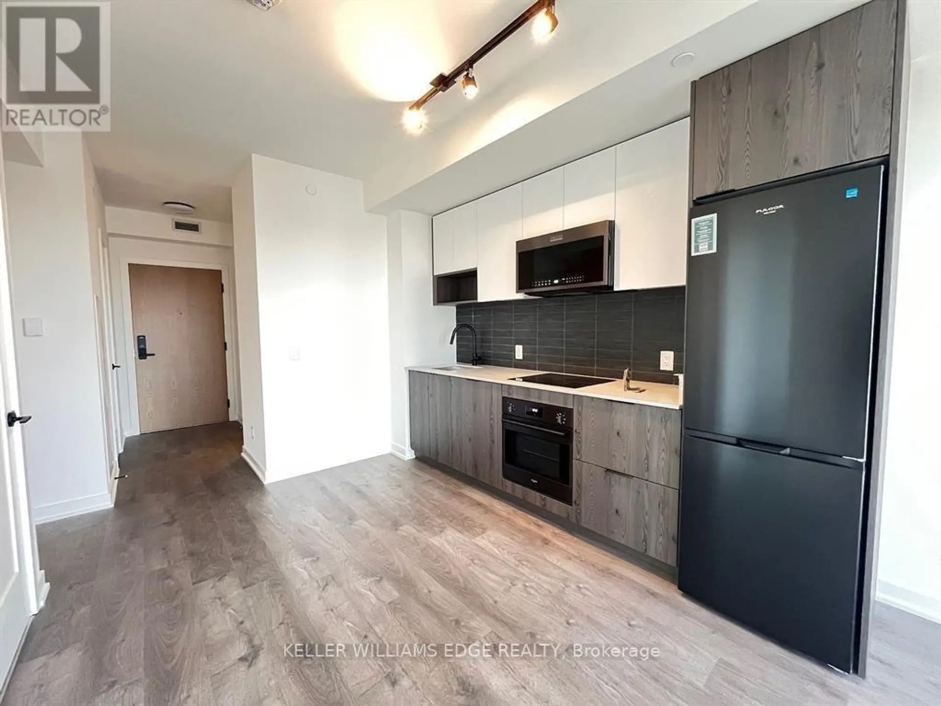 #3010 5 DEFRIES STREET - Image 2