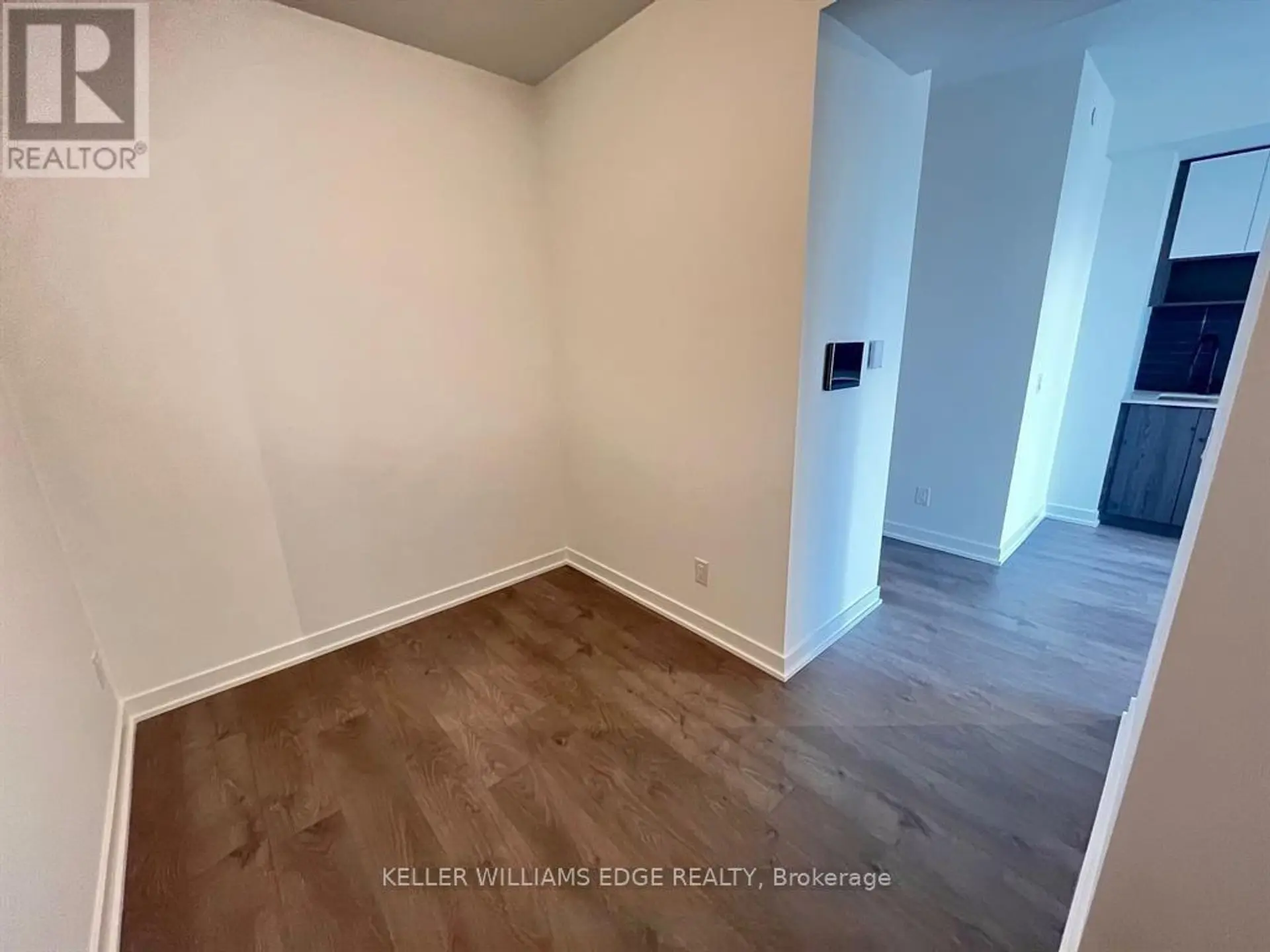 #3010 5 DEFRIES STREET - Image 8