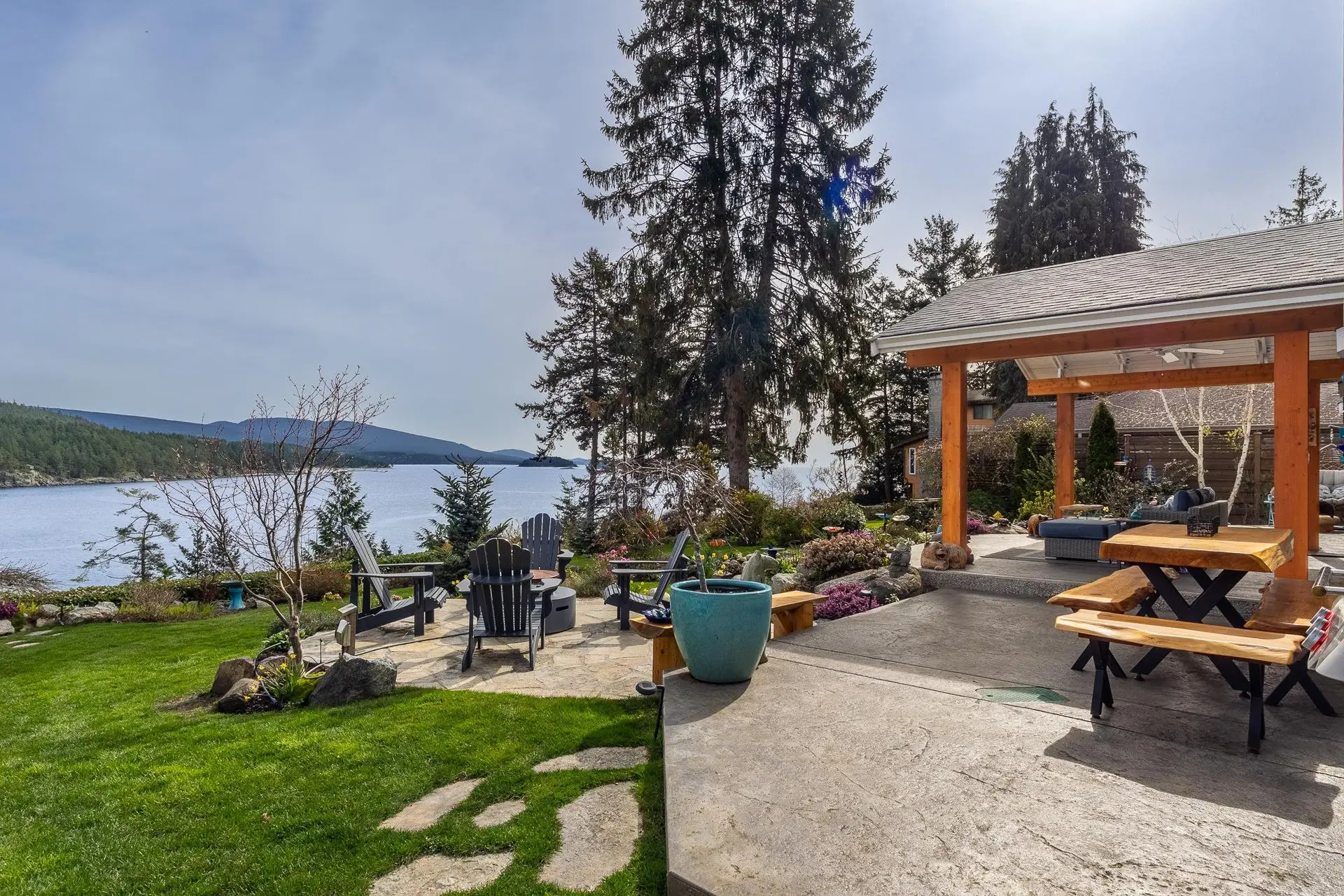 Property at 7614-7616 Eureka Avenue, Halfmoon Bay, BC