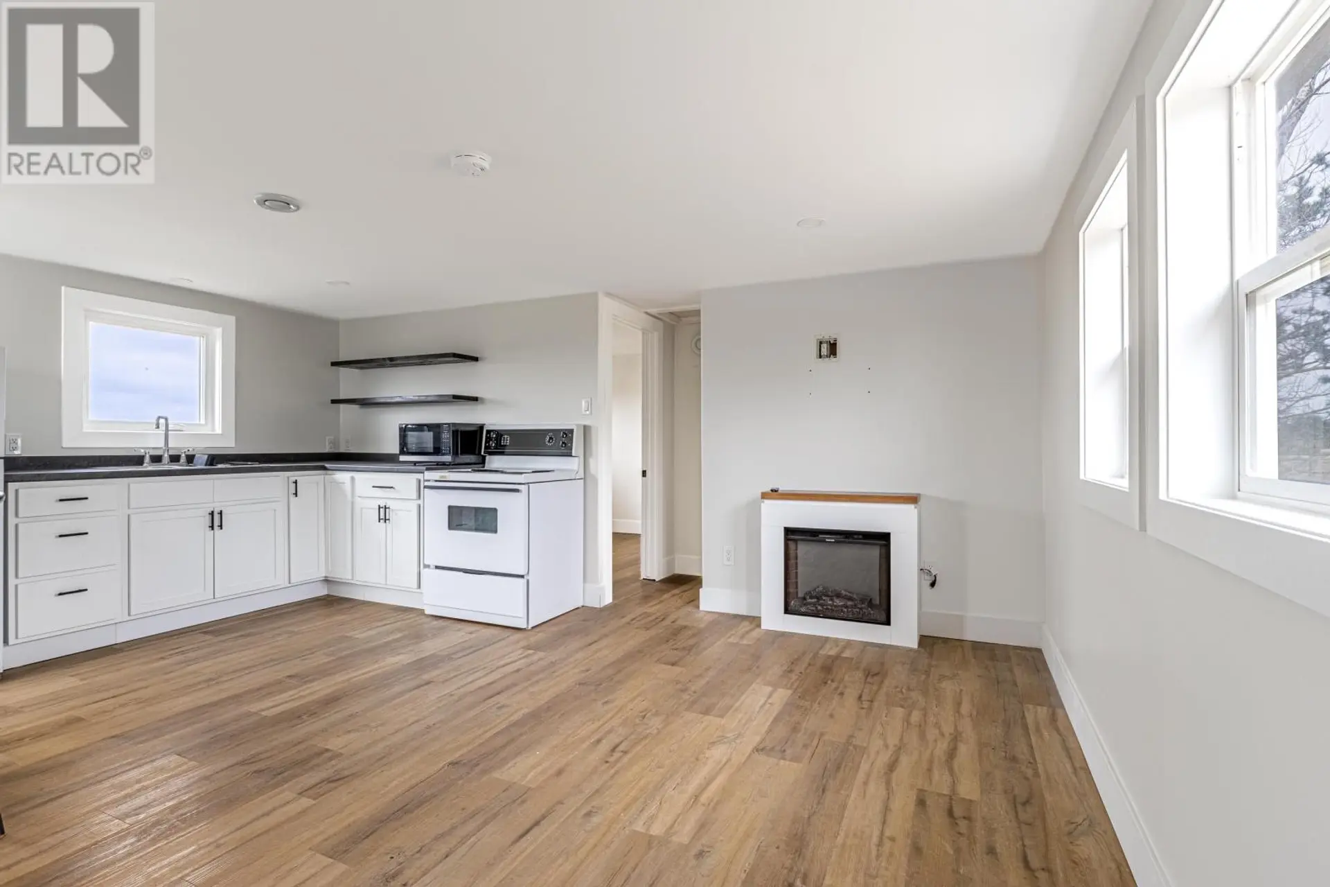 532 BARBARA WEIT Road - Image 7