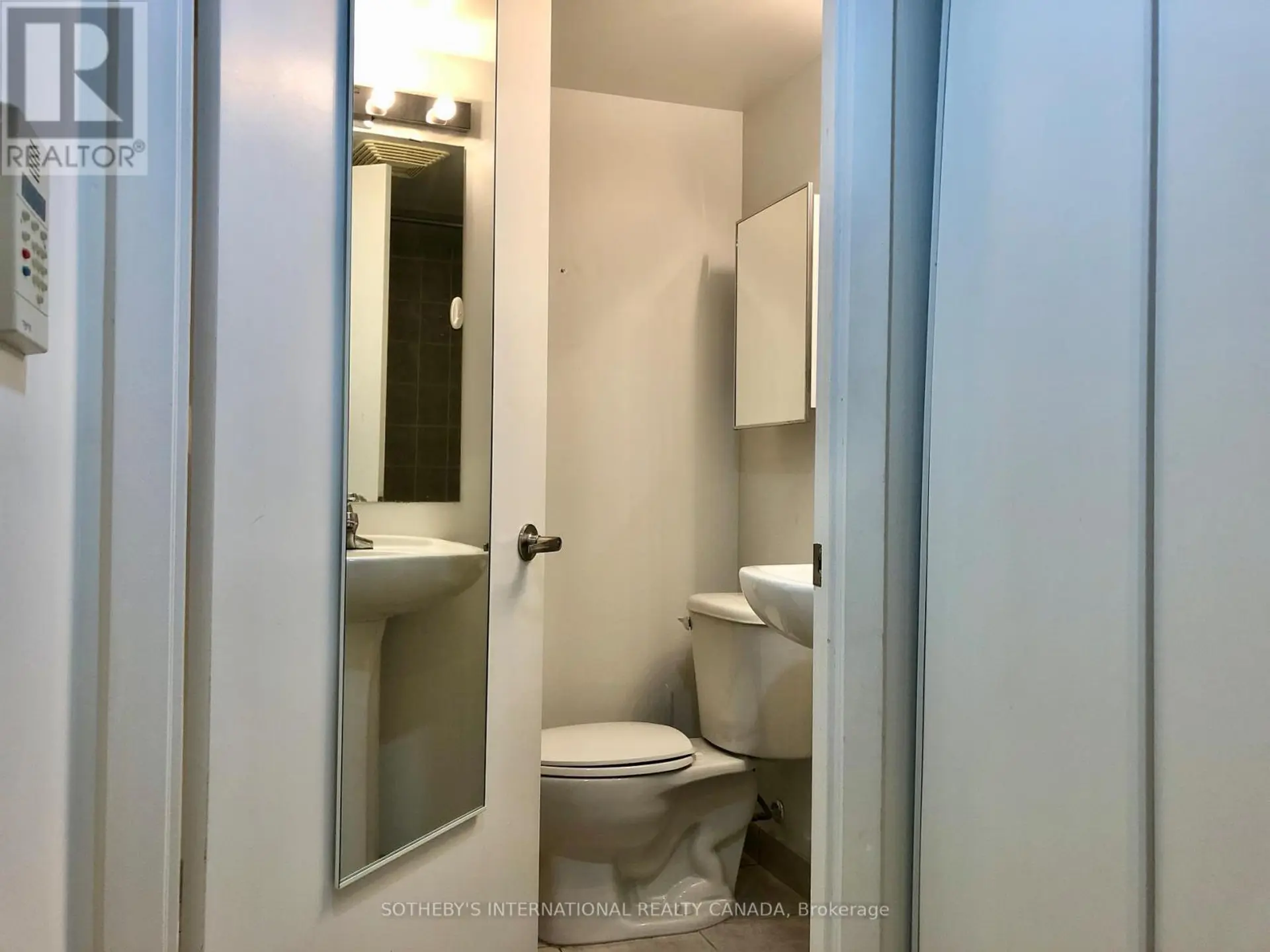 #717 210 VICTORIA STREET - Image 10