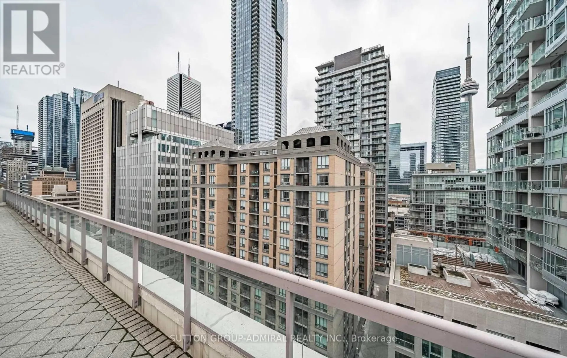 #722 168 SIMCOE STREET - Image 12