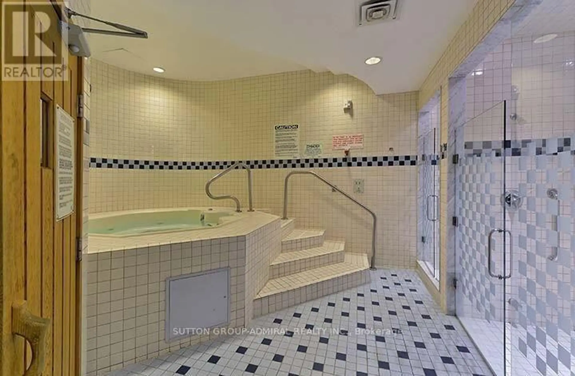 #722 168 SIMCOE STREET - Image 13