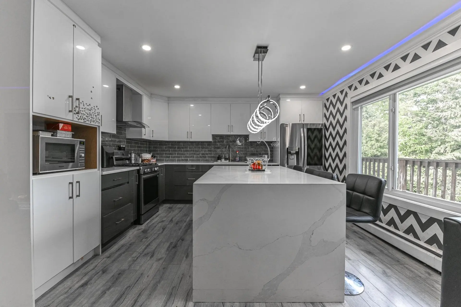 2802 Upland Crescent - Image 4