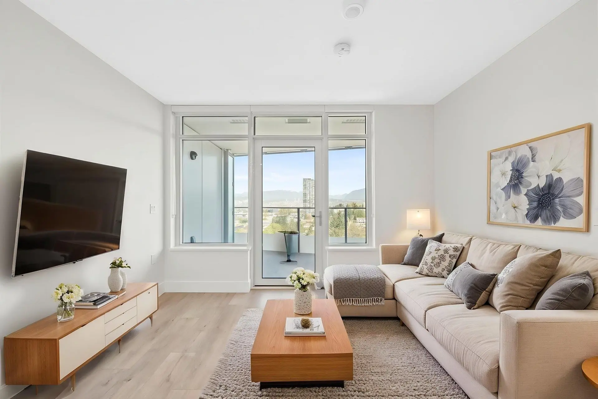 Property at #1607 10428 Whalley Boulevard, Surrey, BC