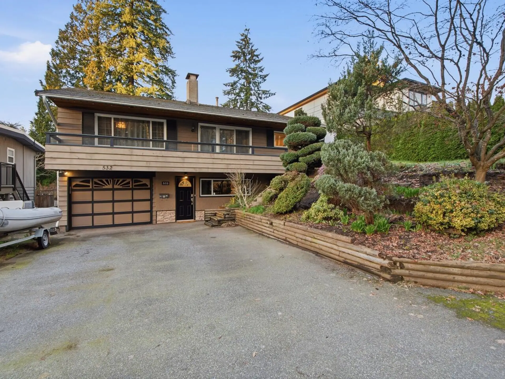 Property at 532 W 23 Street, North Vancouver, BC