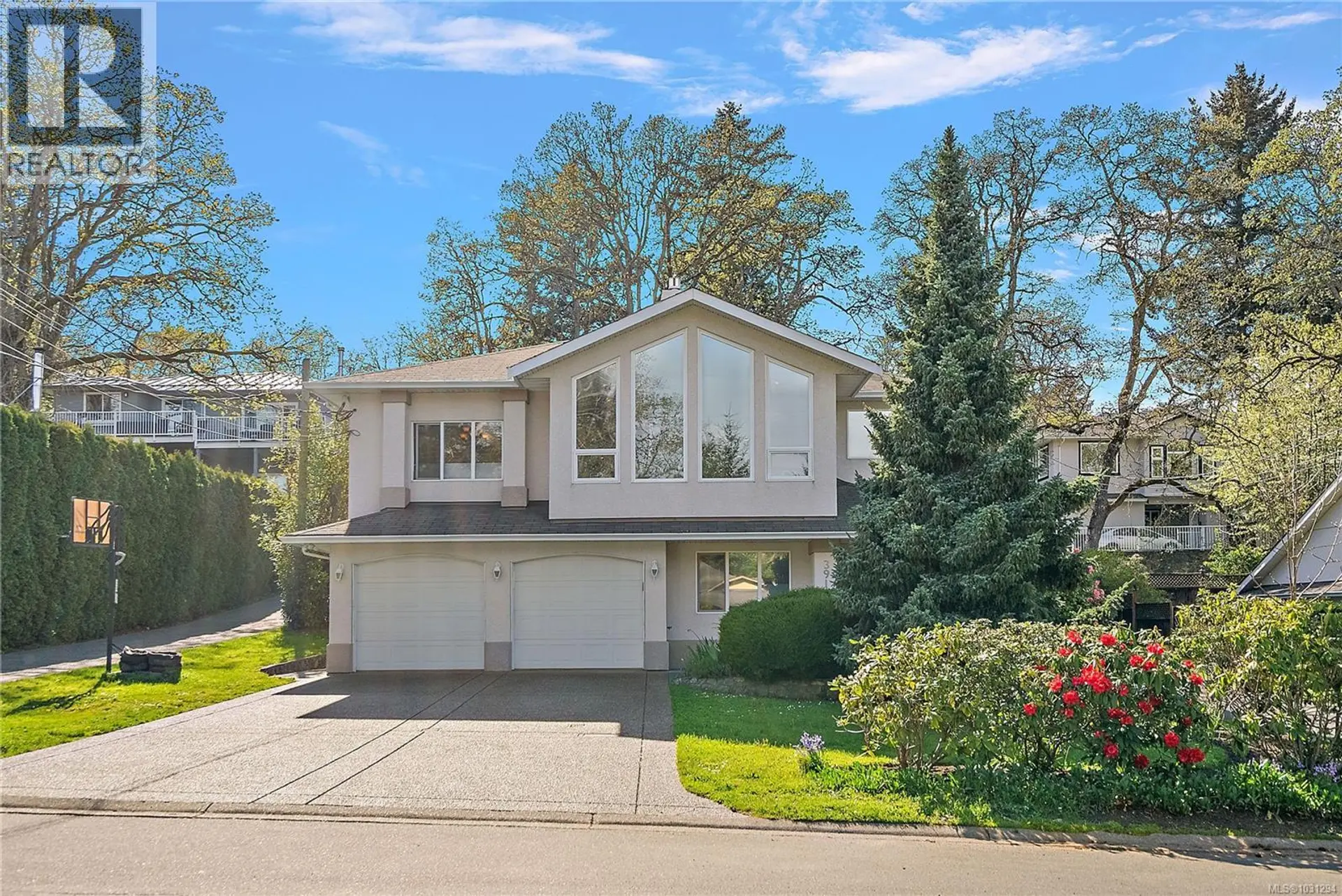 Property at 3914 Ascot Dr, Saanich, BC