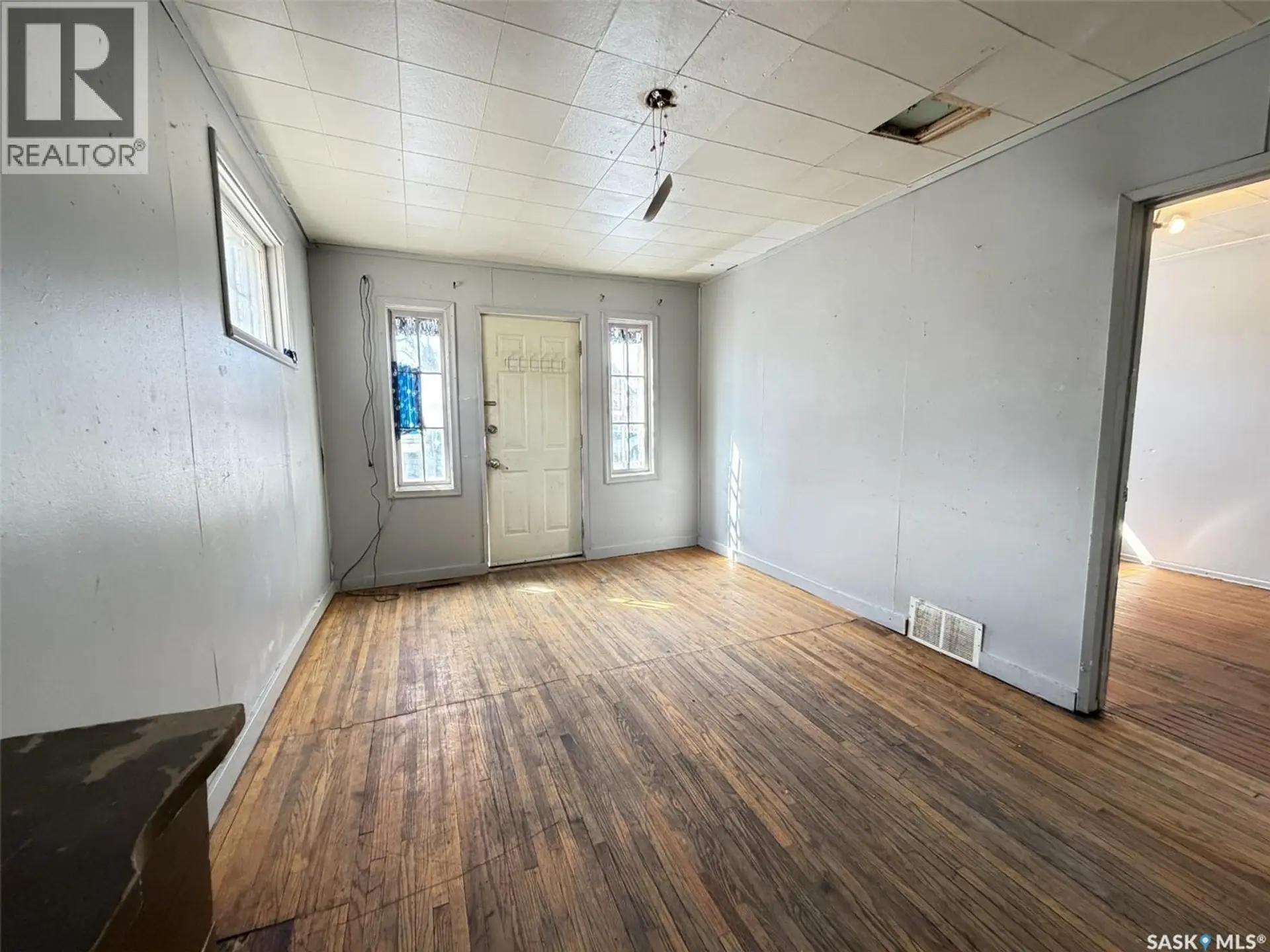 1037 Broder STREET - Image 4