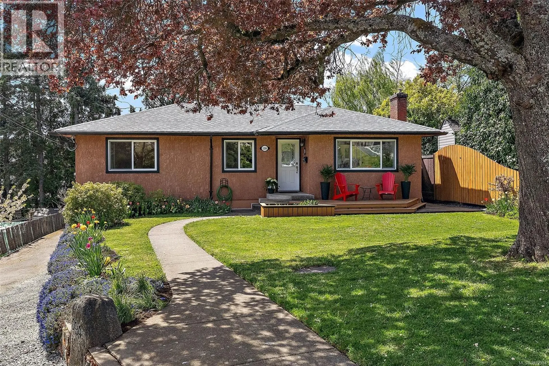 Property at 1094 Gosper Cres, Esquimalt, BC