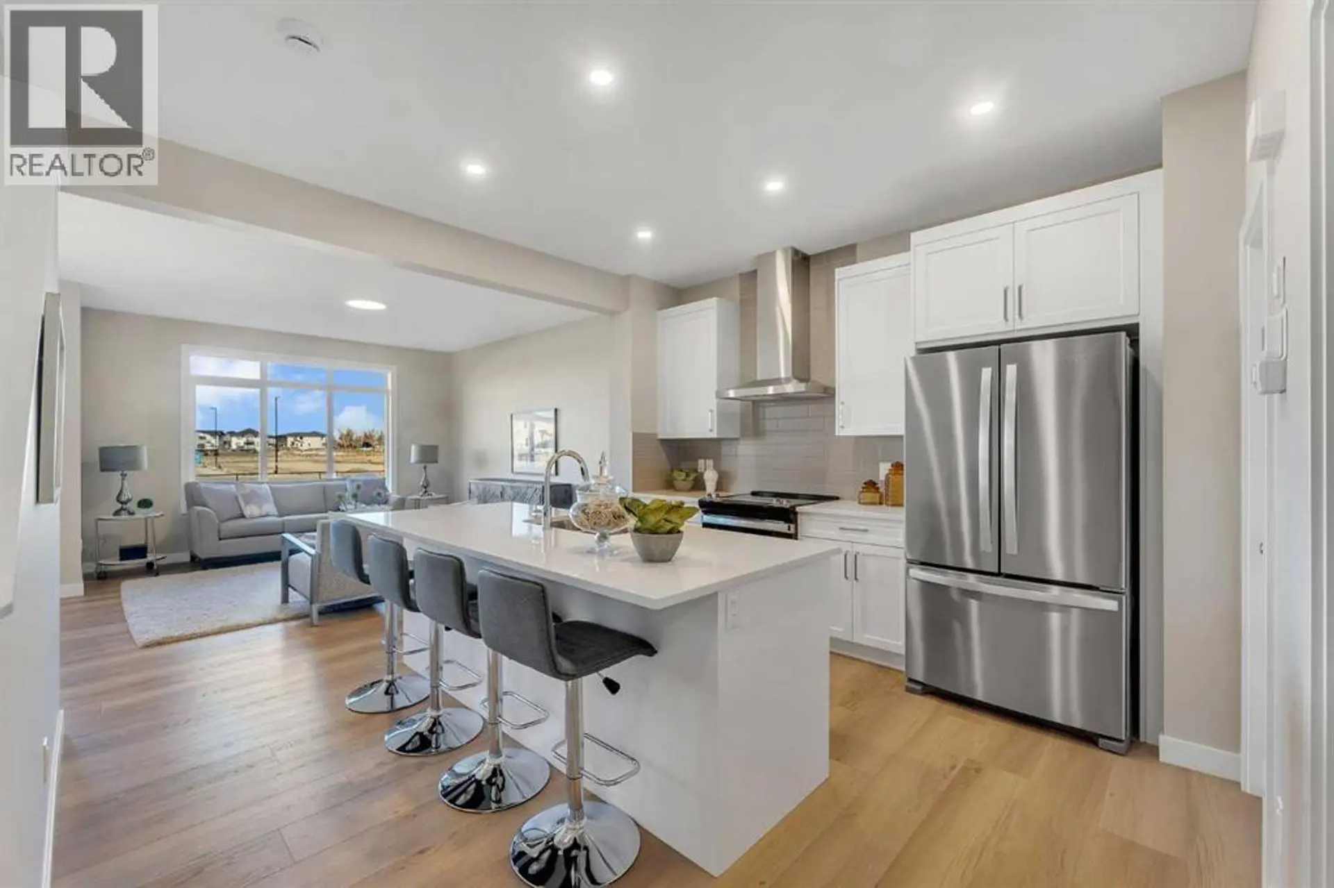 212 EDGEFIELD BAY - Image 3