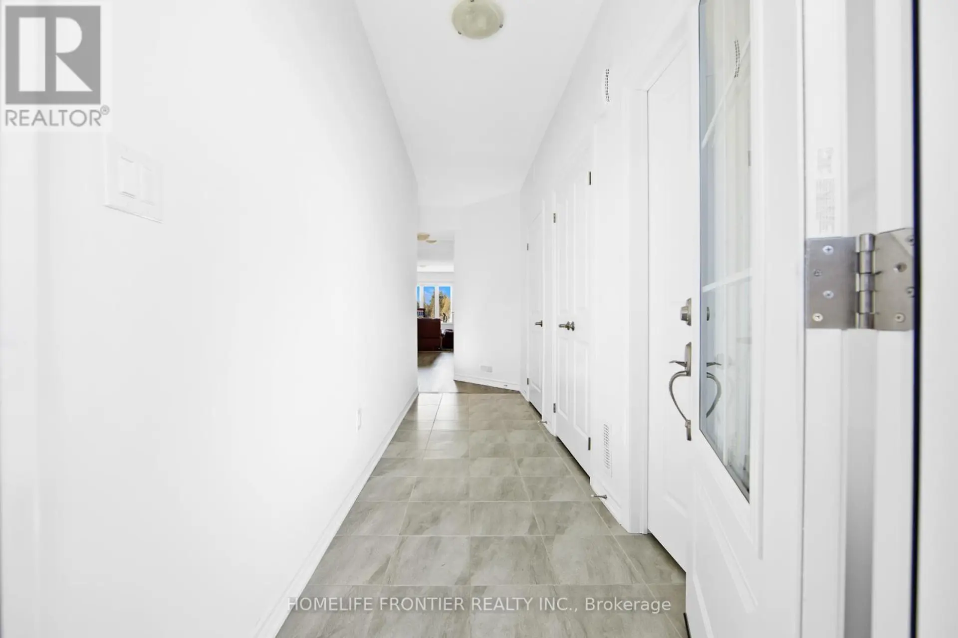 11 SPRUCESIDE DRIVE - Image 2