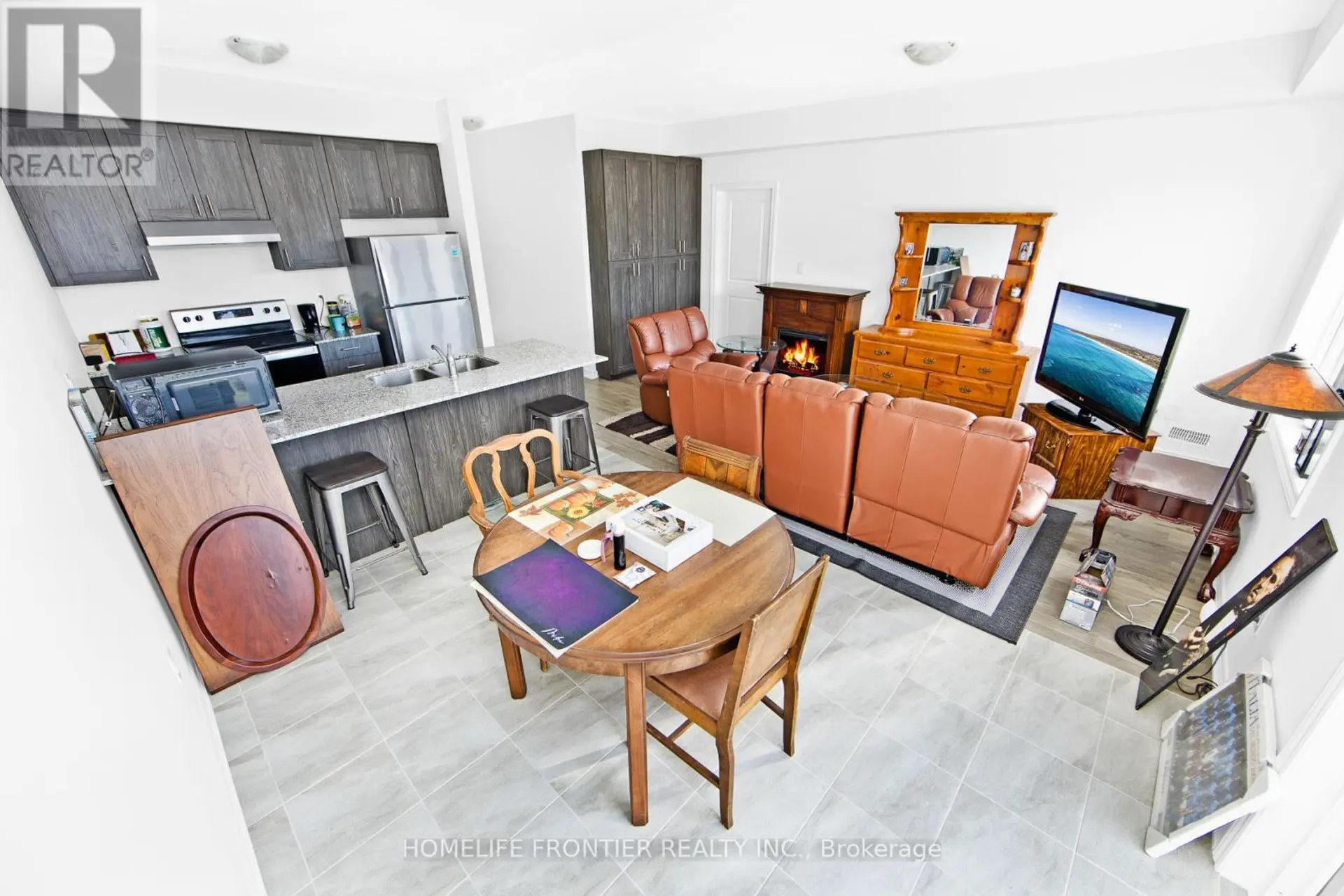 11 SPRUCESIDE DRIVE - Image 4