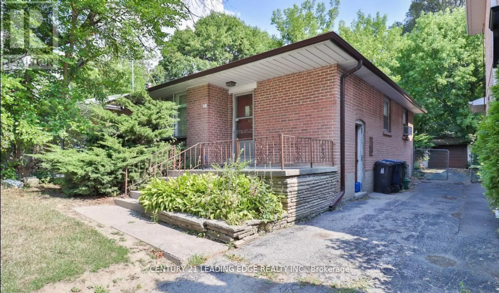 11 COLLINSON BOULEVARD - Image 2