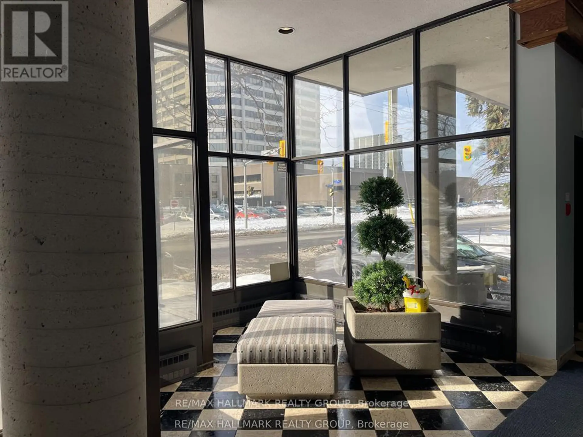 #104 191 PARKDALE AVENUE - Image 2