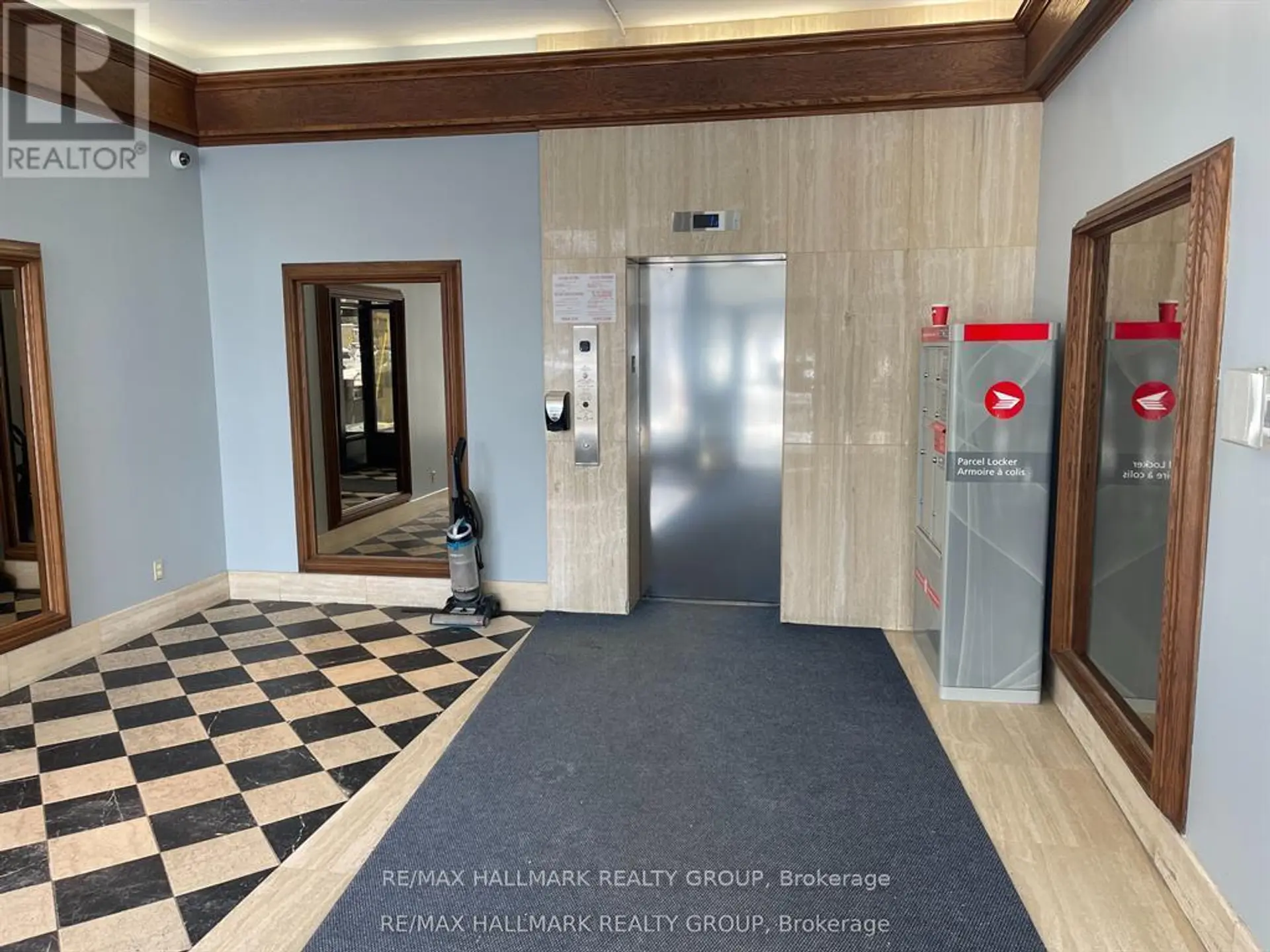 #104 191 PARKDALE AVENUE - Image 3