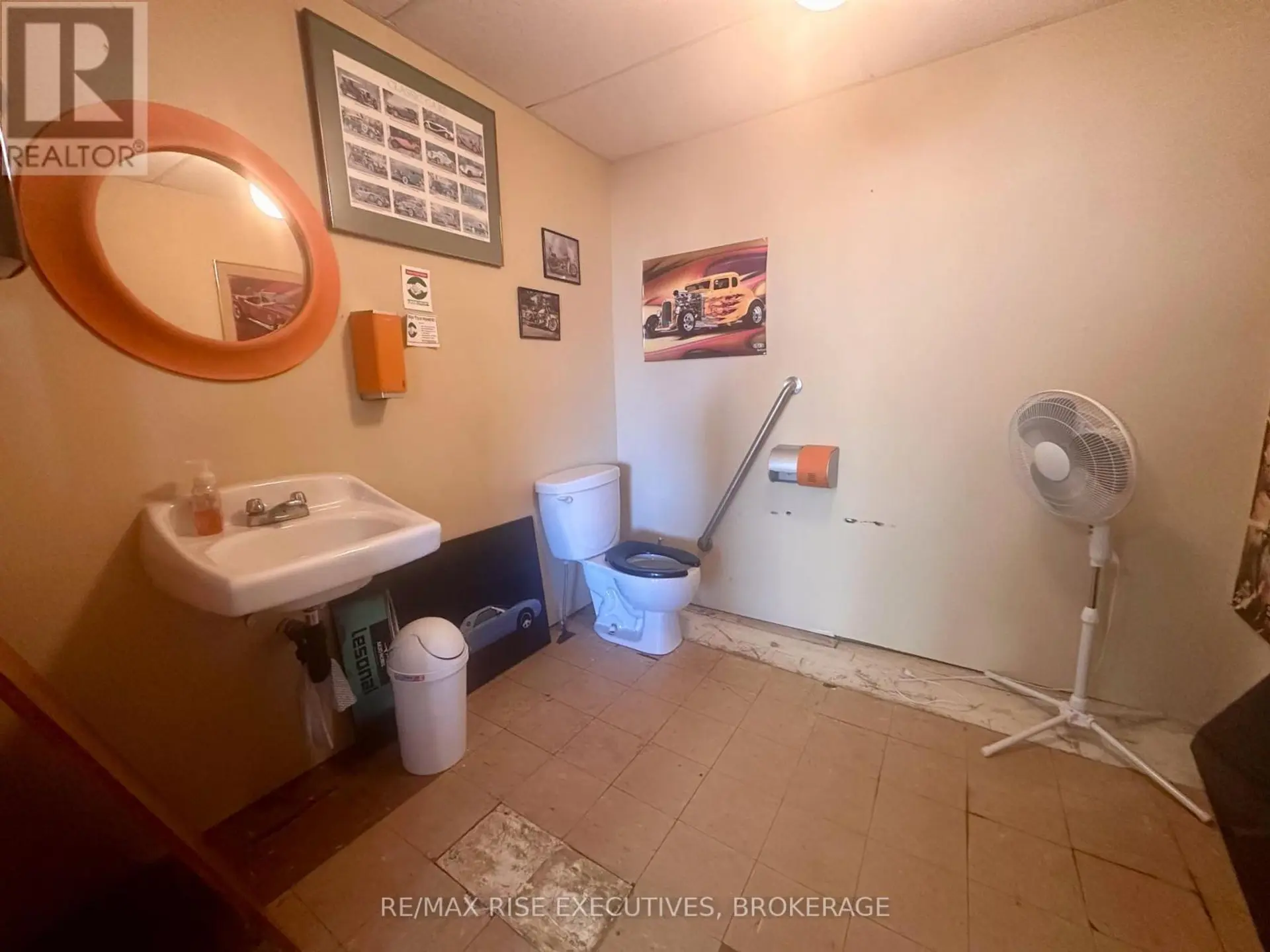 16 WESTPORT ROAD - Image 12