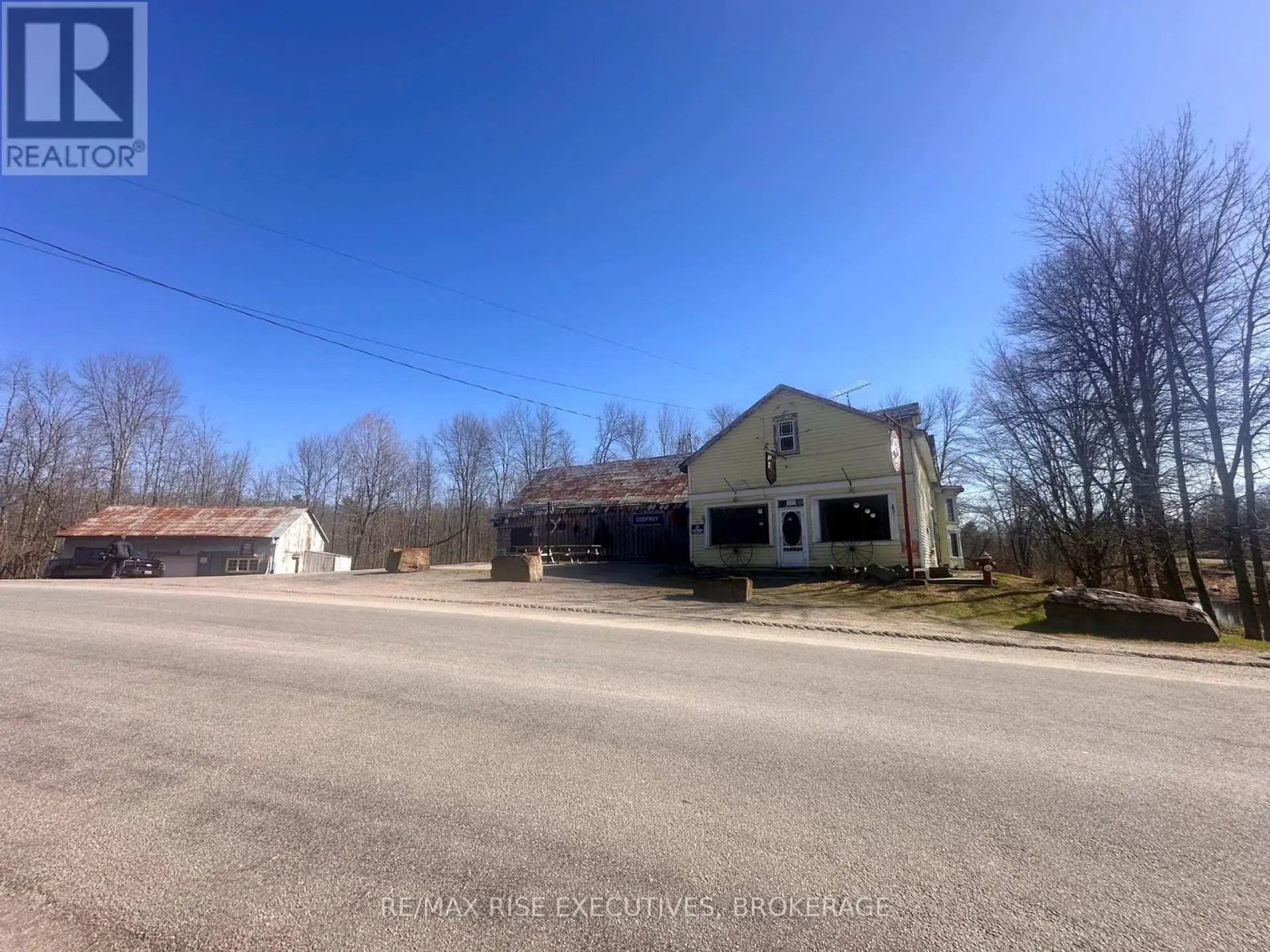 16 WESTPORT ROAD - Image 18