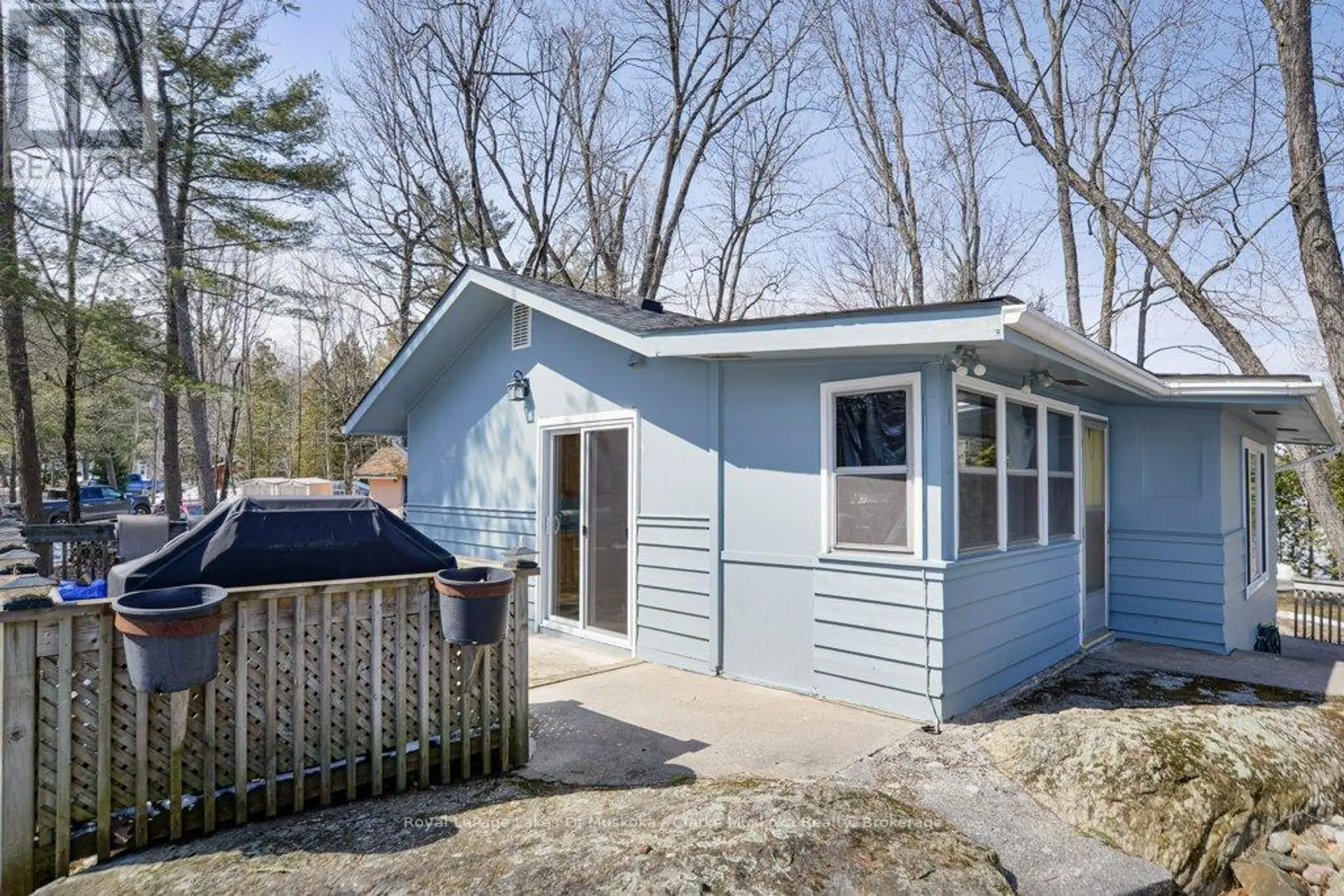 525 HIAWATHA ROAD - Image 2
