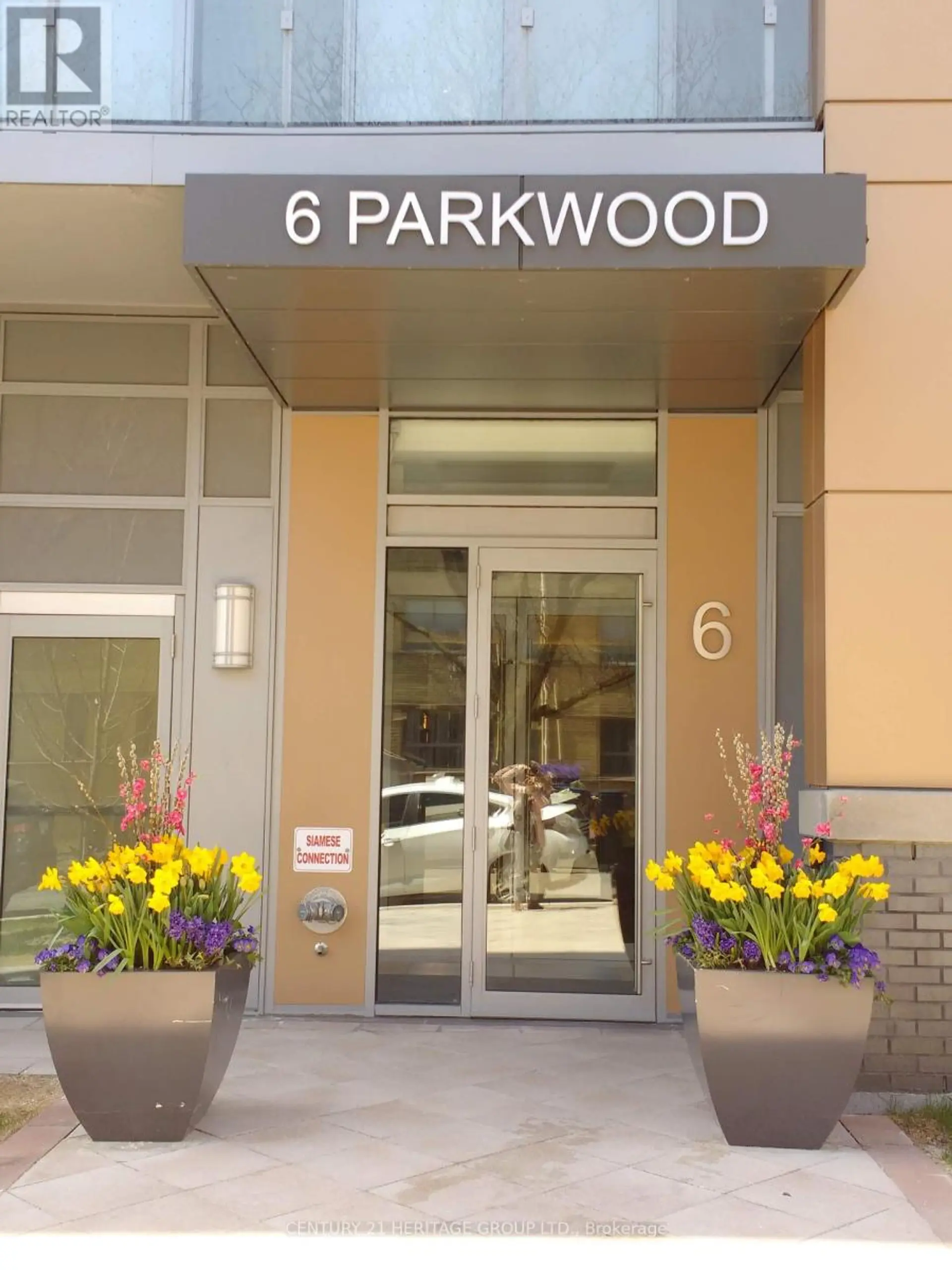 #512 6 PARKWOOD AVENUE - Image 2