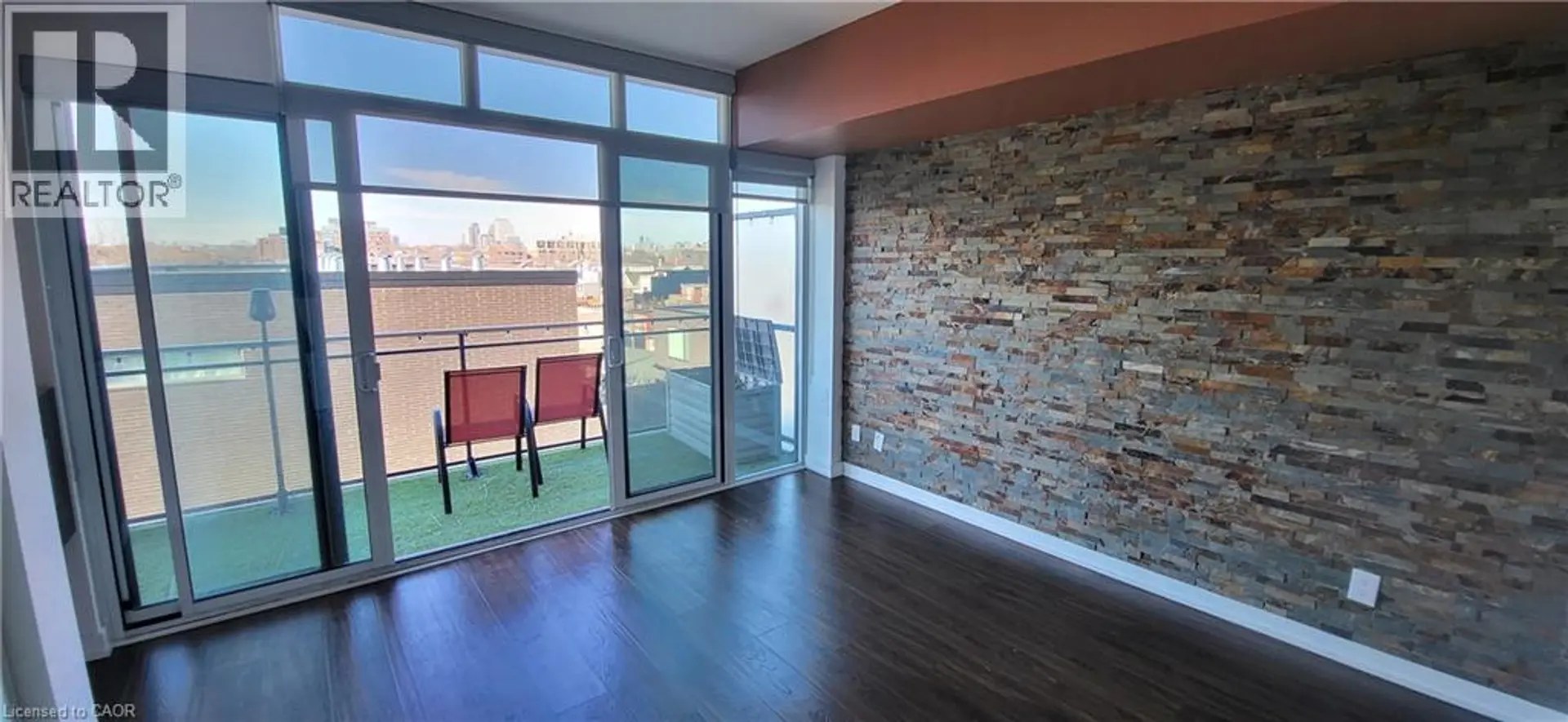 #415 205 MANNING AVENUE - Image 15