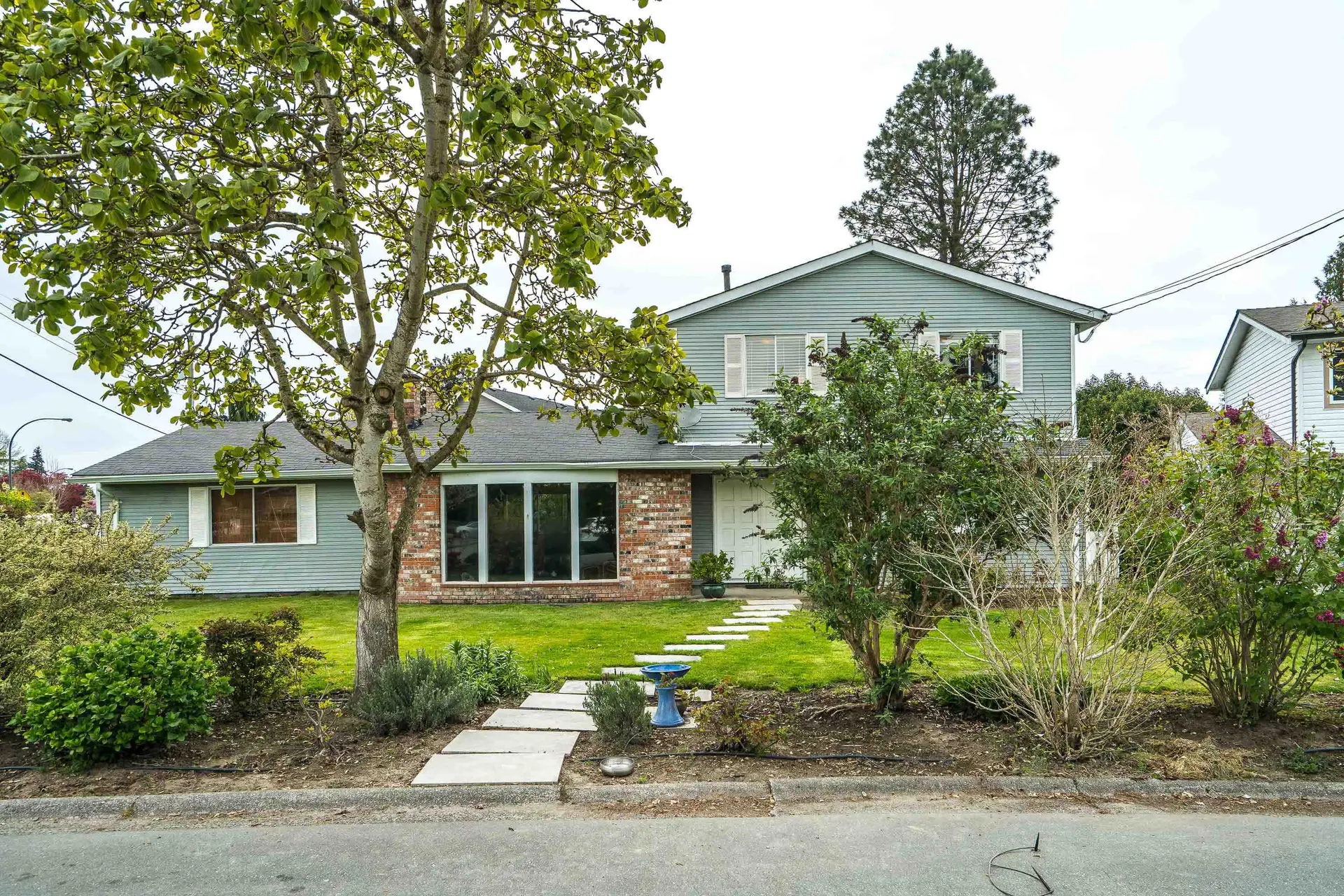 Property at 5463 50 Avenue, Ladner, BC