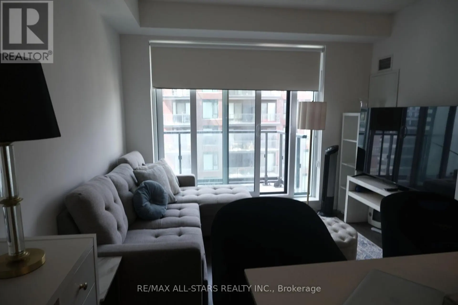 #1007 130 RIVER STREET - Image 3