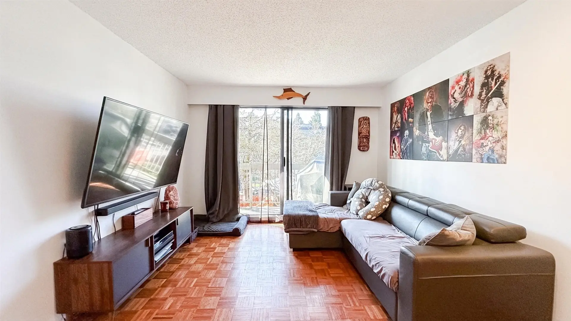 #202 2080 Maple Street - Image 2