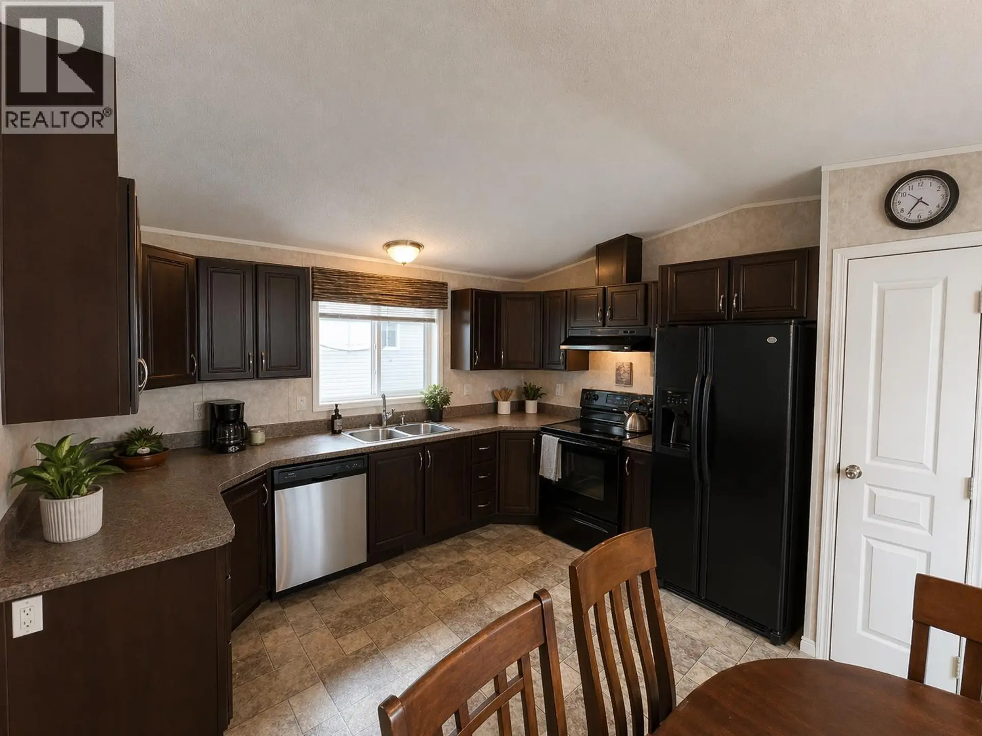 5514 PINE CRESCENT - Image 6