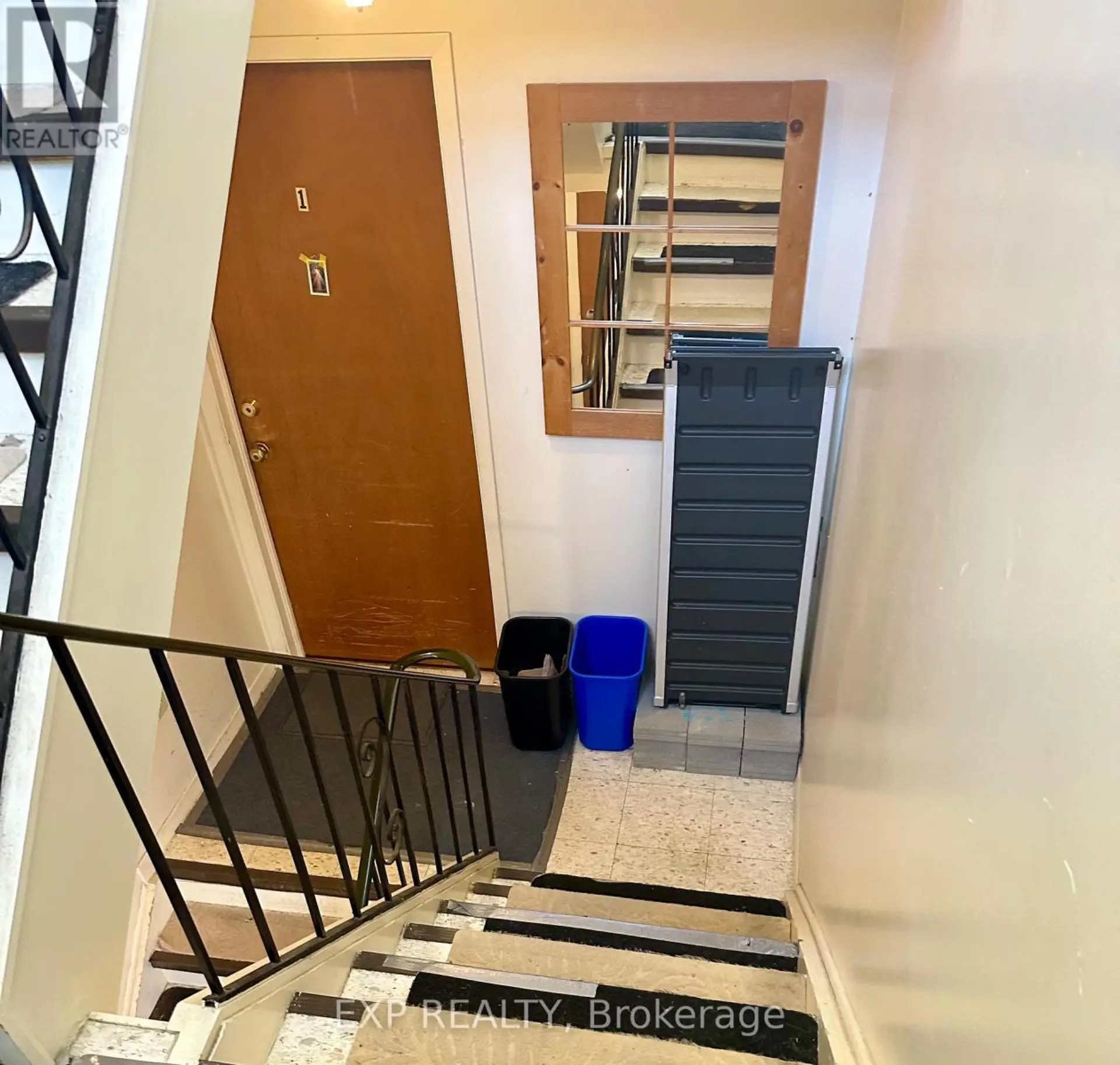 911 PINEWOOD CRESCENT - Image 13