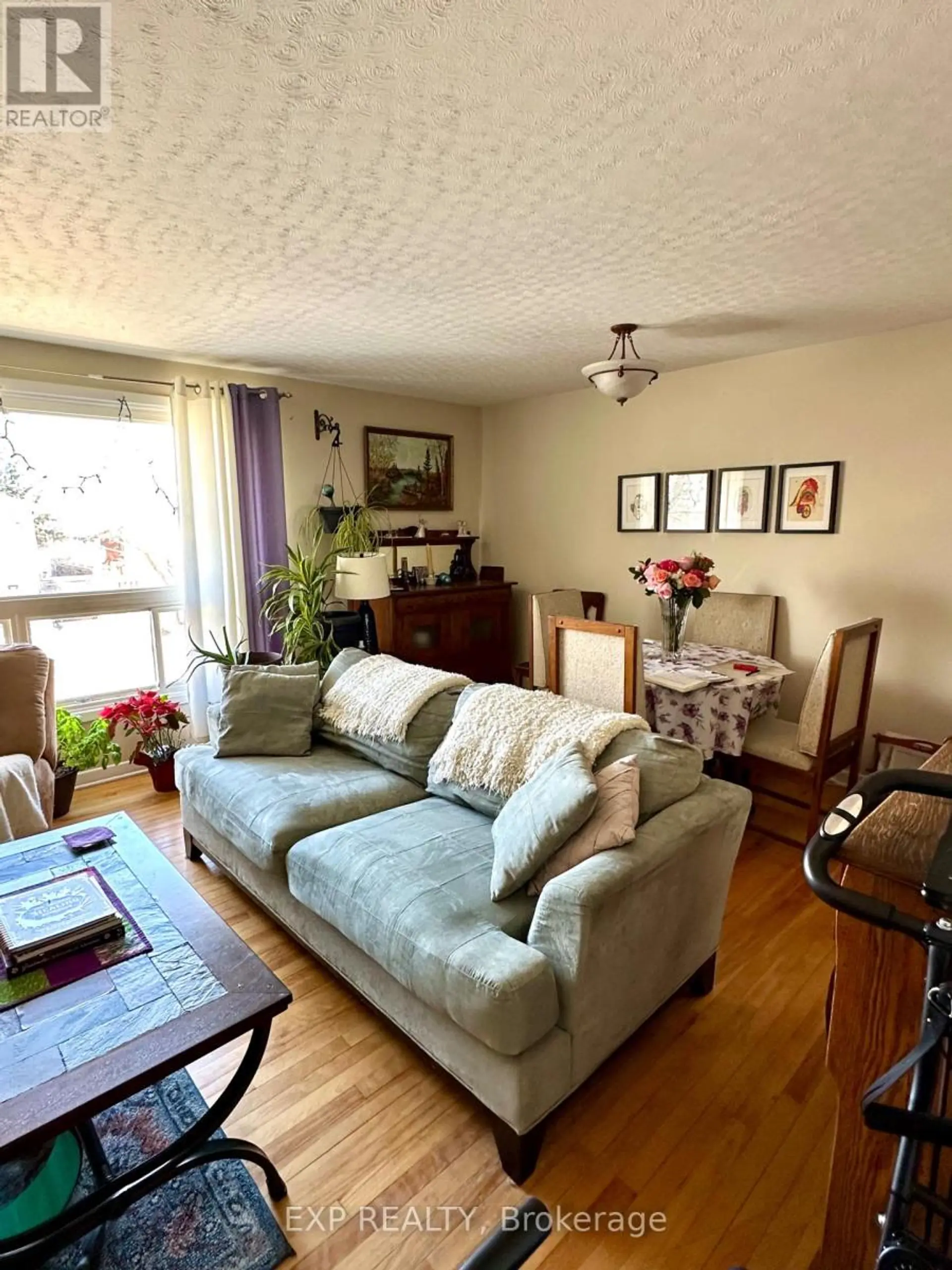 911 PINEWOOD CRESCENT - Image 3