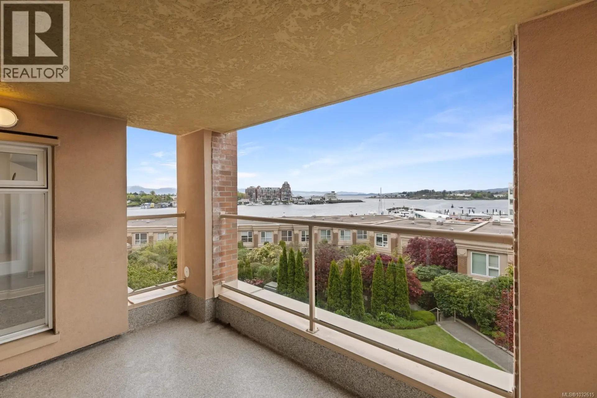 Property at #306 75 Songhees Rd, Victoria, BC