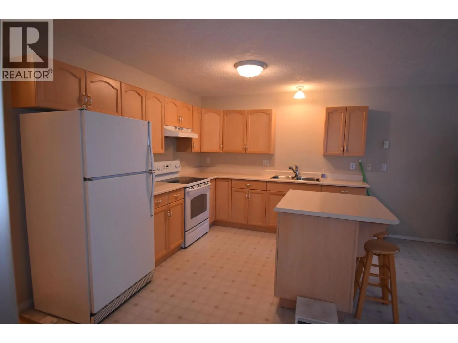 #1 1686 MAIN STREET - Image 4