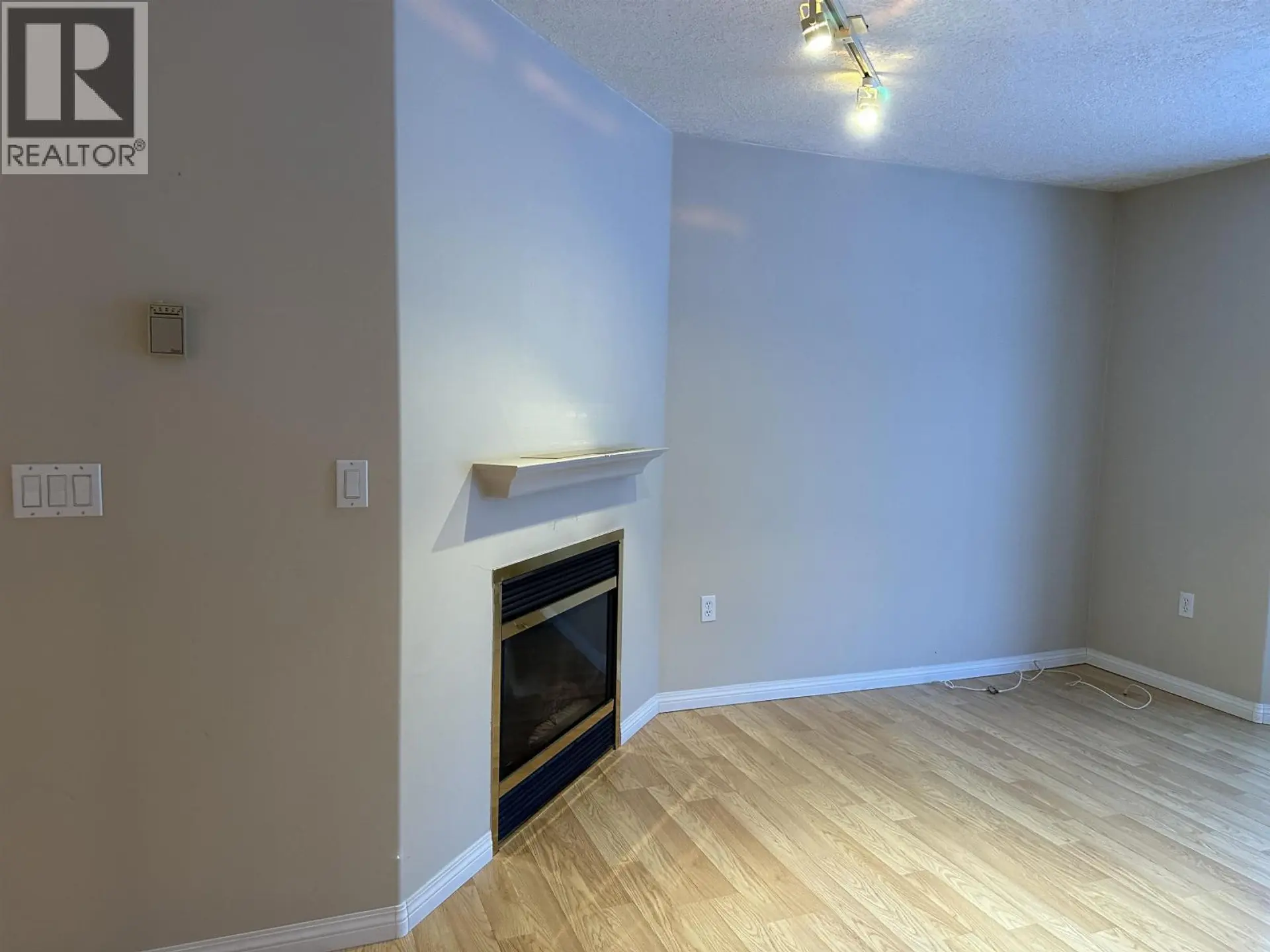 #1 1686 MAIN STREET - Image 7