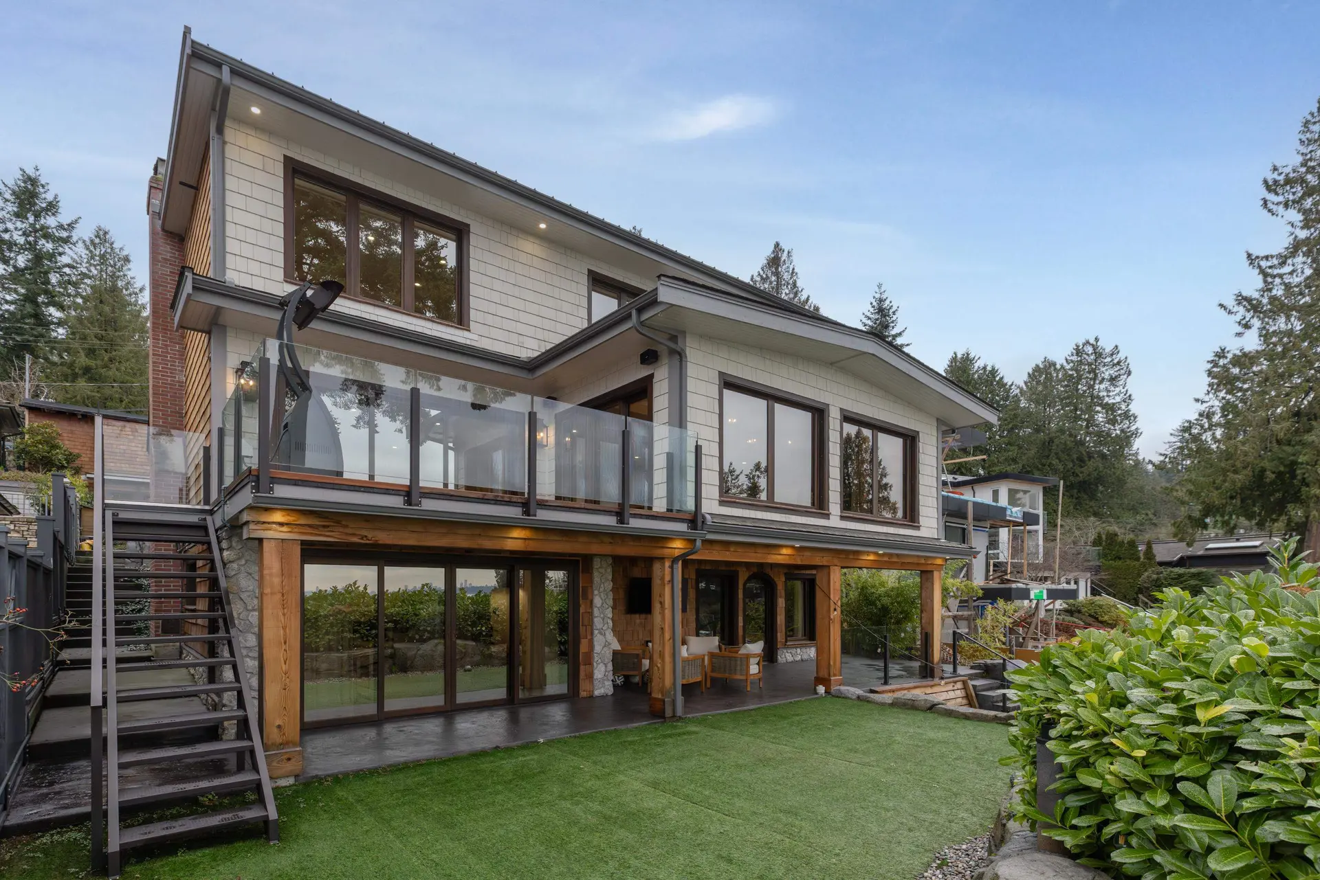Property at 3298 Radcliffe Avenue, West Vancouver, BC