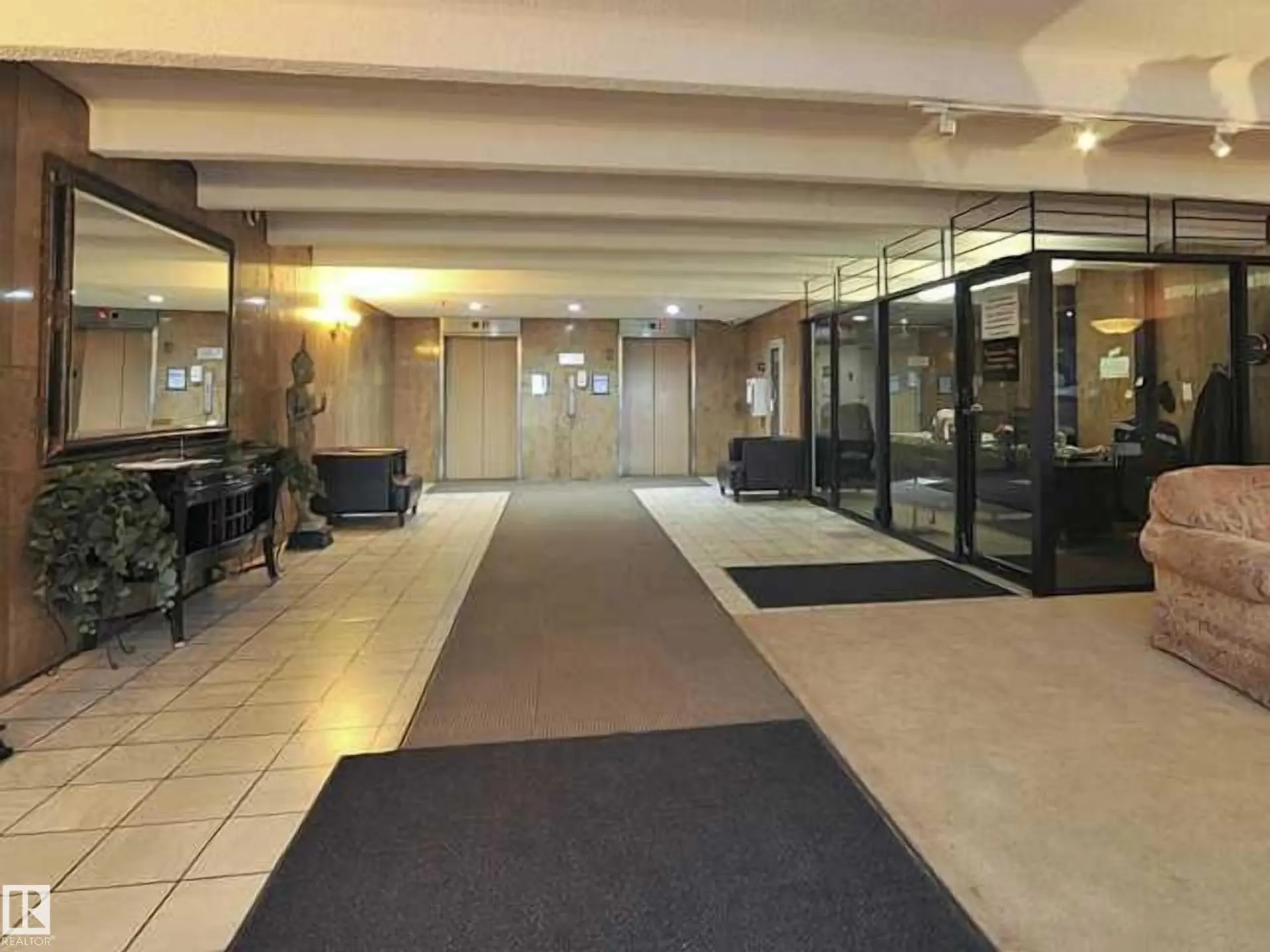 #1703 9918 101 ST NW - Image 2