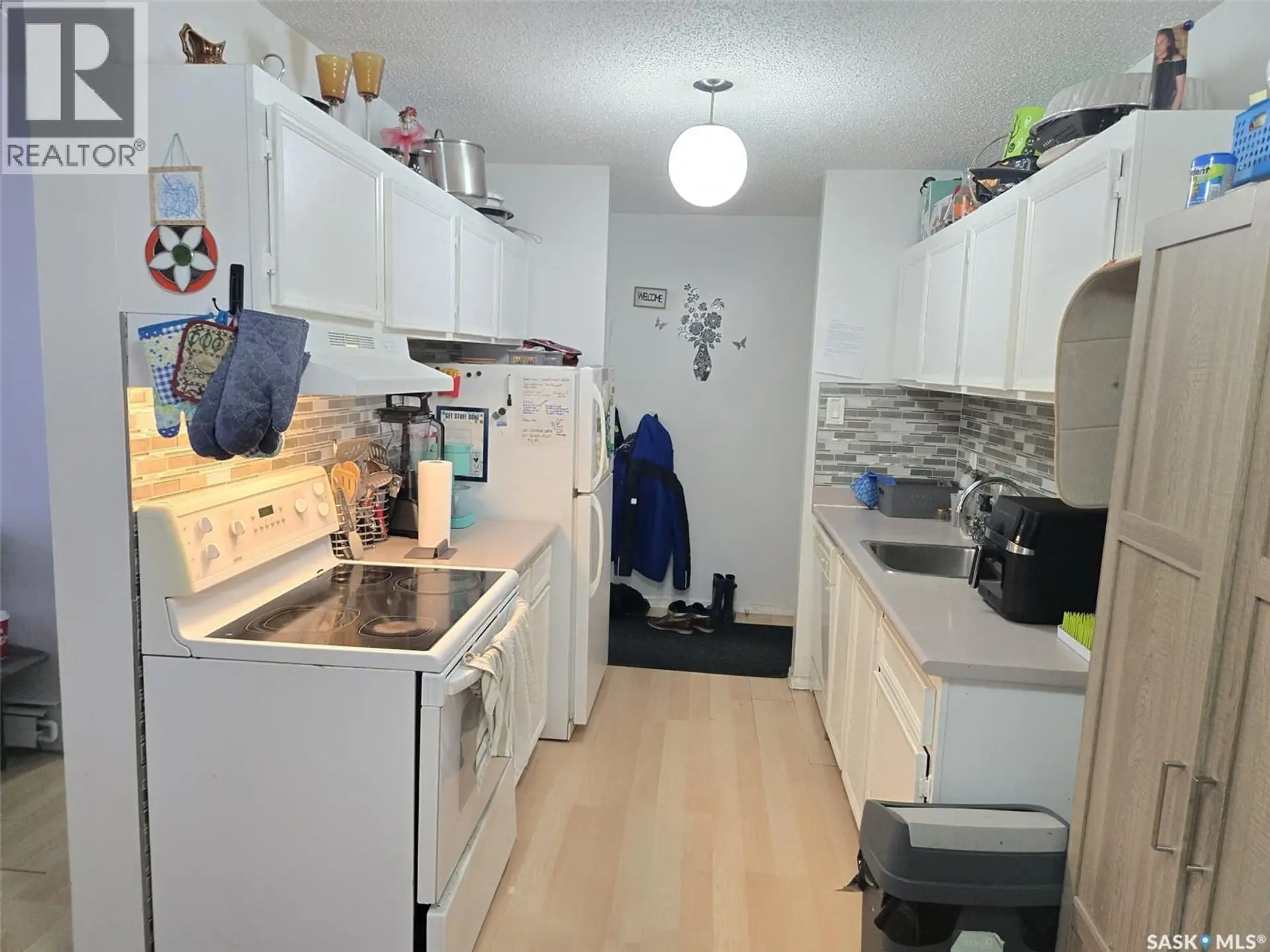 #115A 4040 8th STREET E - Image 4