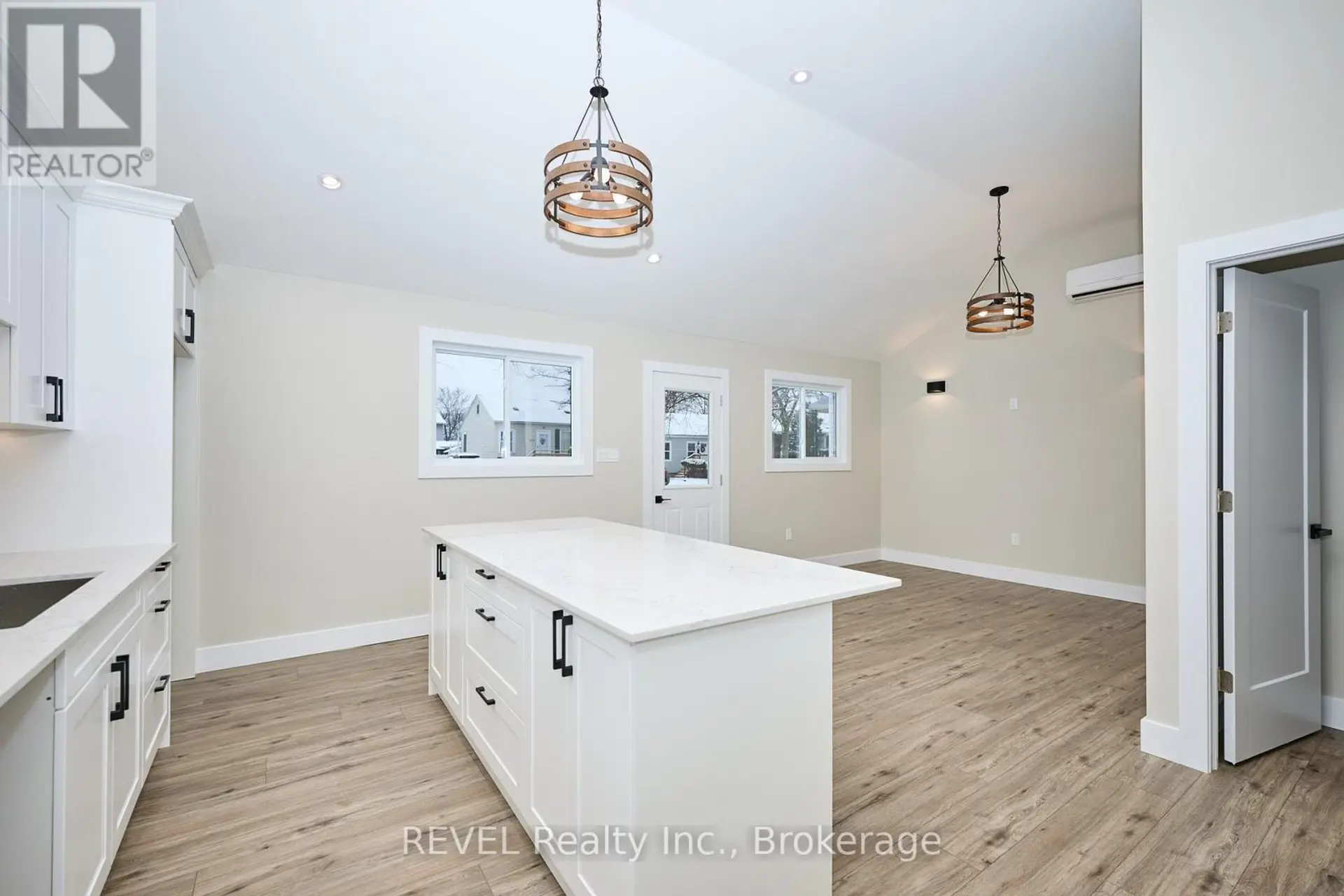 406 HENNEPIN AVENUE - Image 8