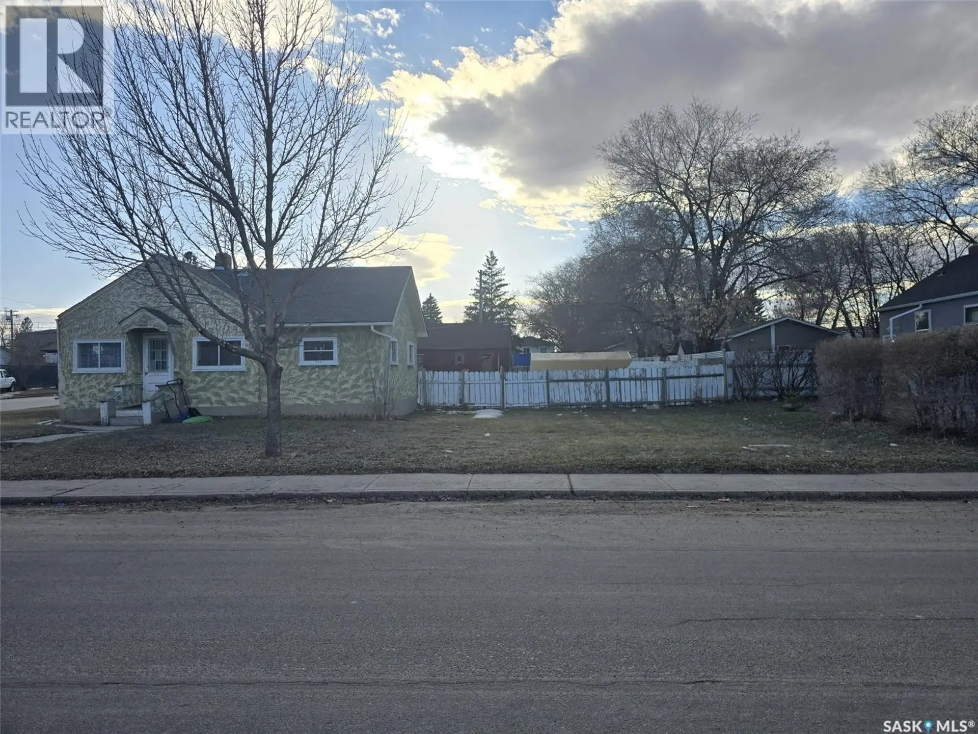 201 R AVENUE N - Image 4