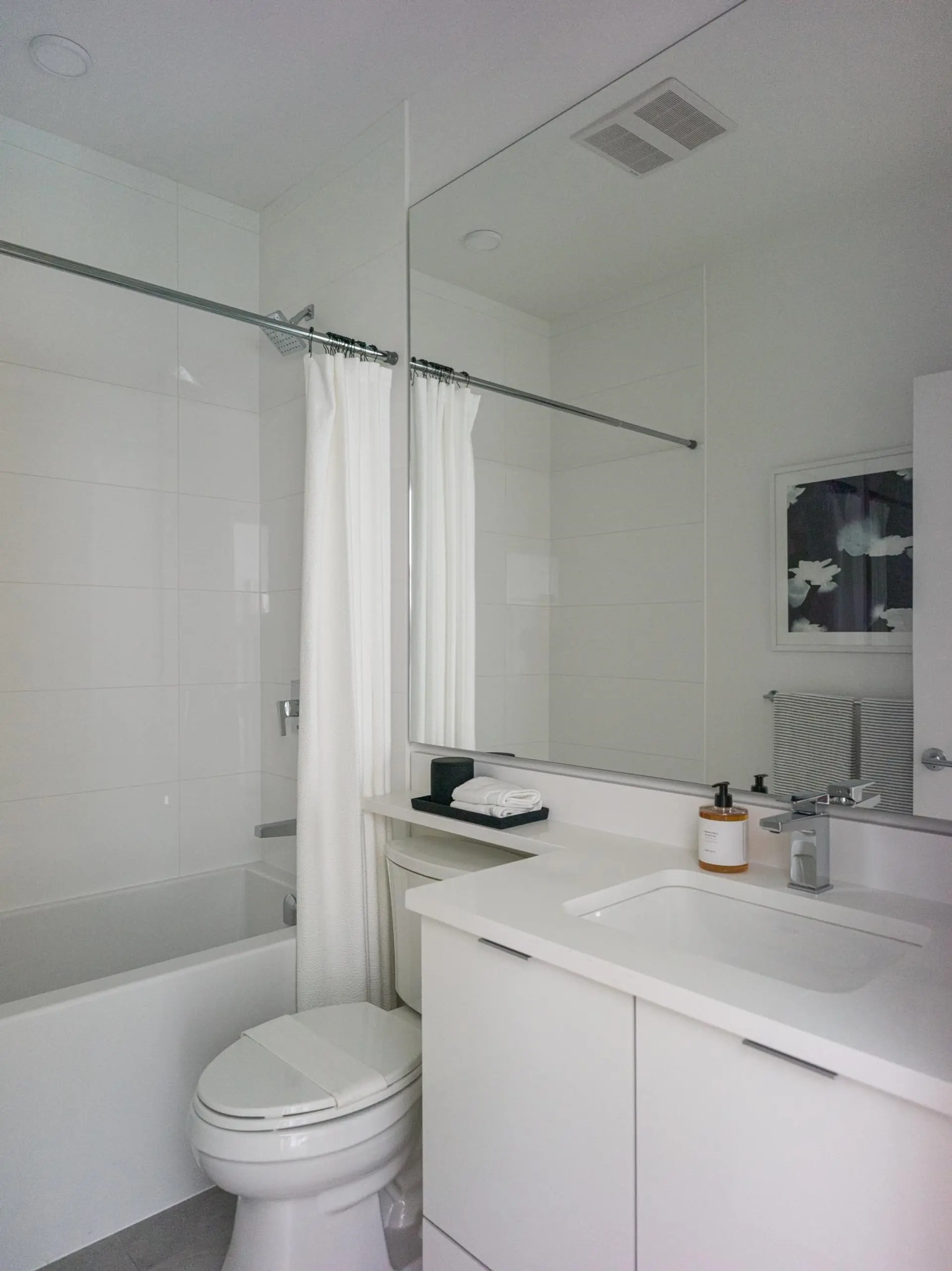#2505 555 Sydney Avenue - Image 2