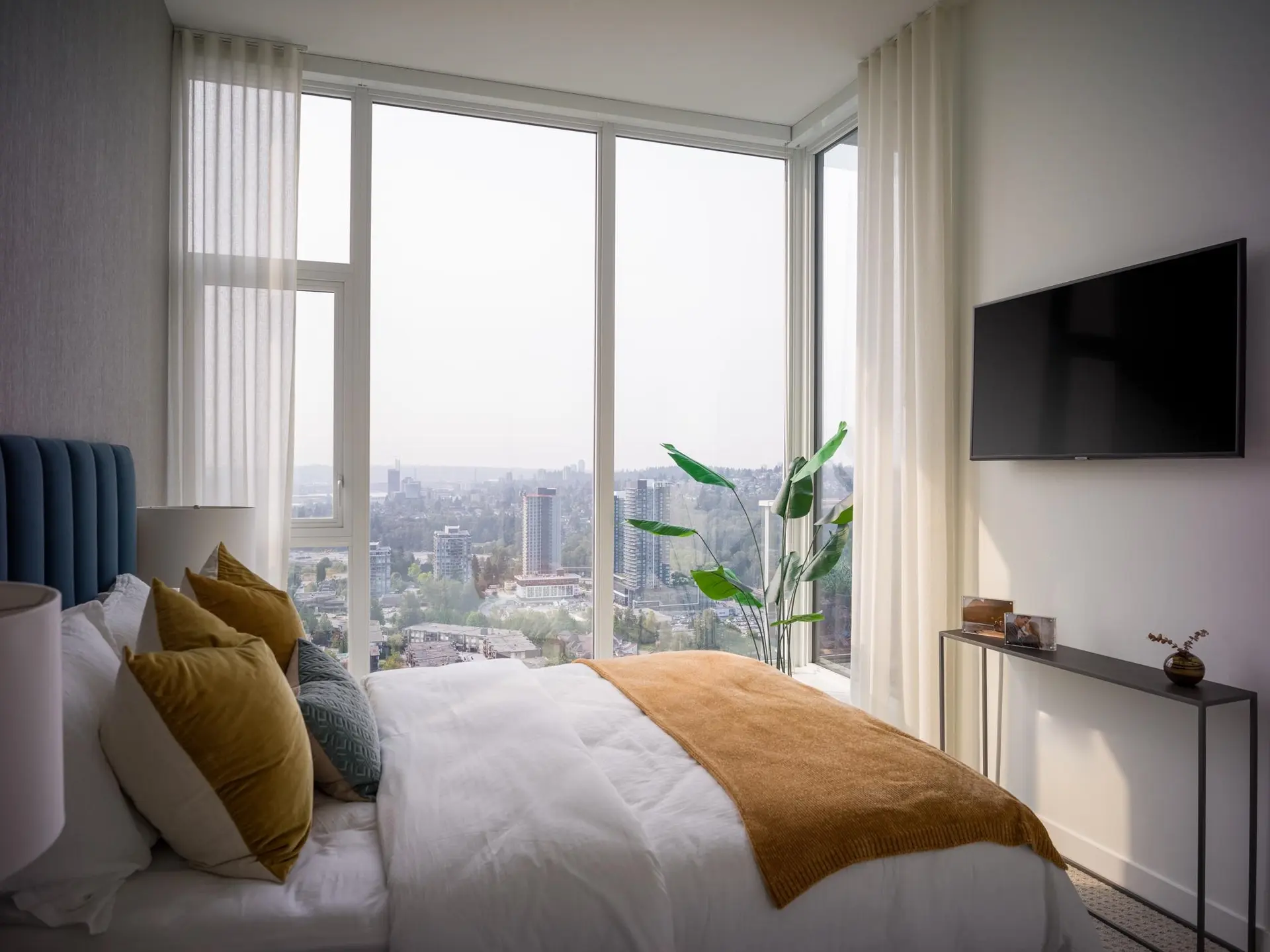 #2505 555 Sydney Avenue - Image 9