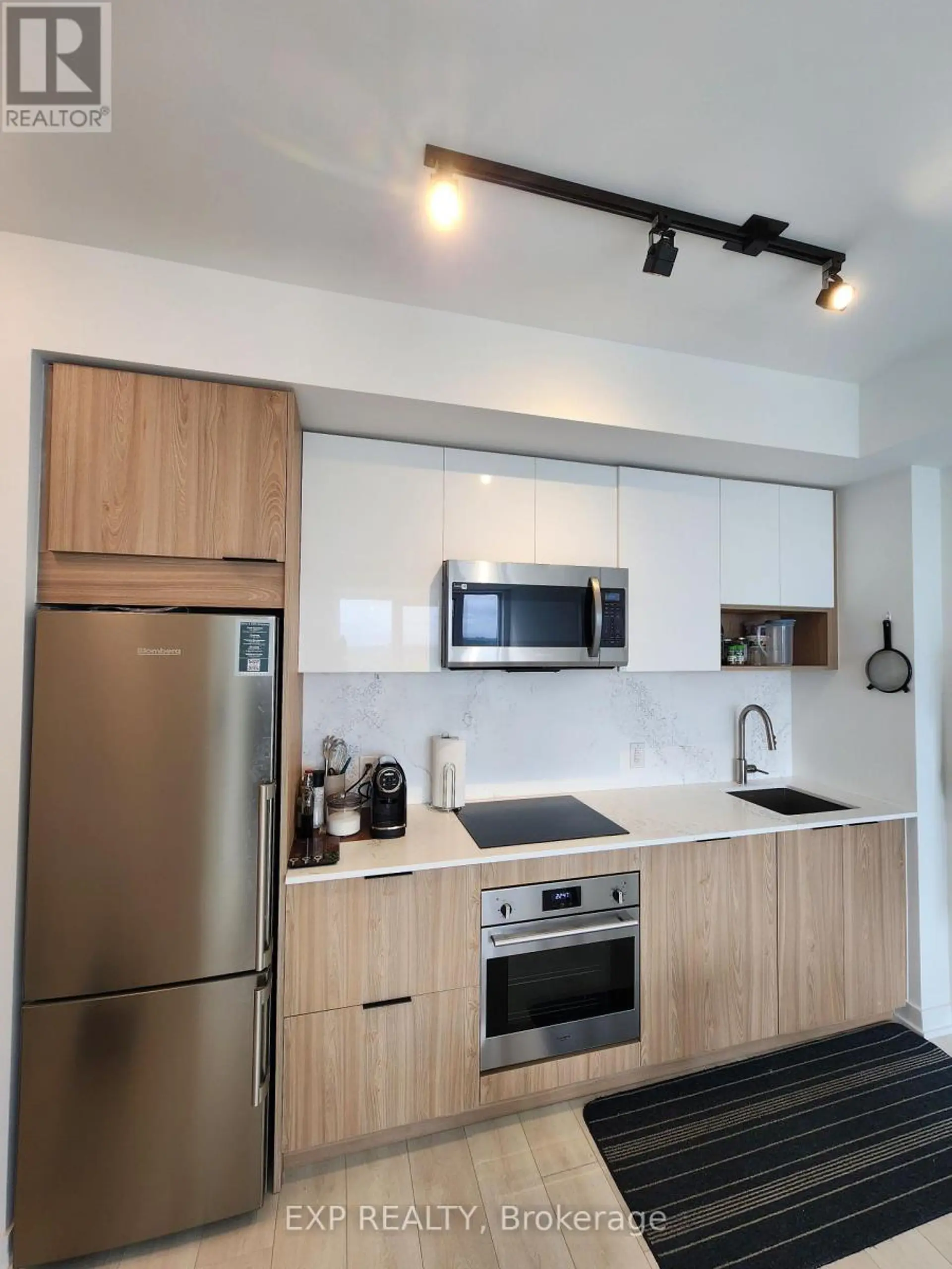 #3012 5 DEFRIES STREET - Image 2
