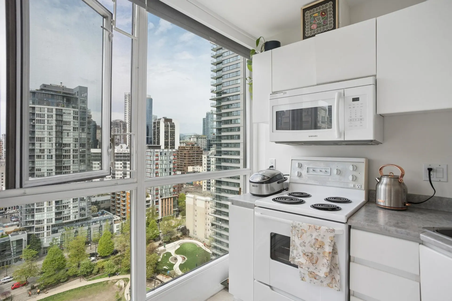 #2101 1188 Richards Street - Image 3